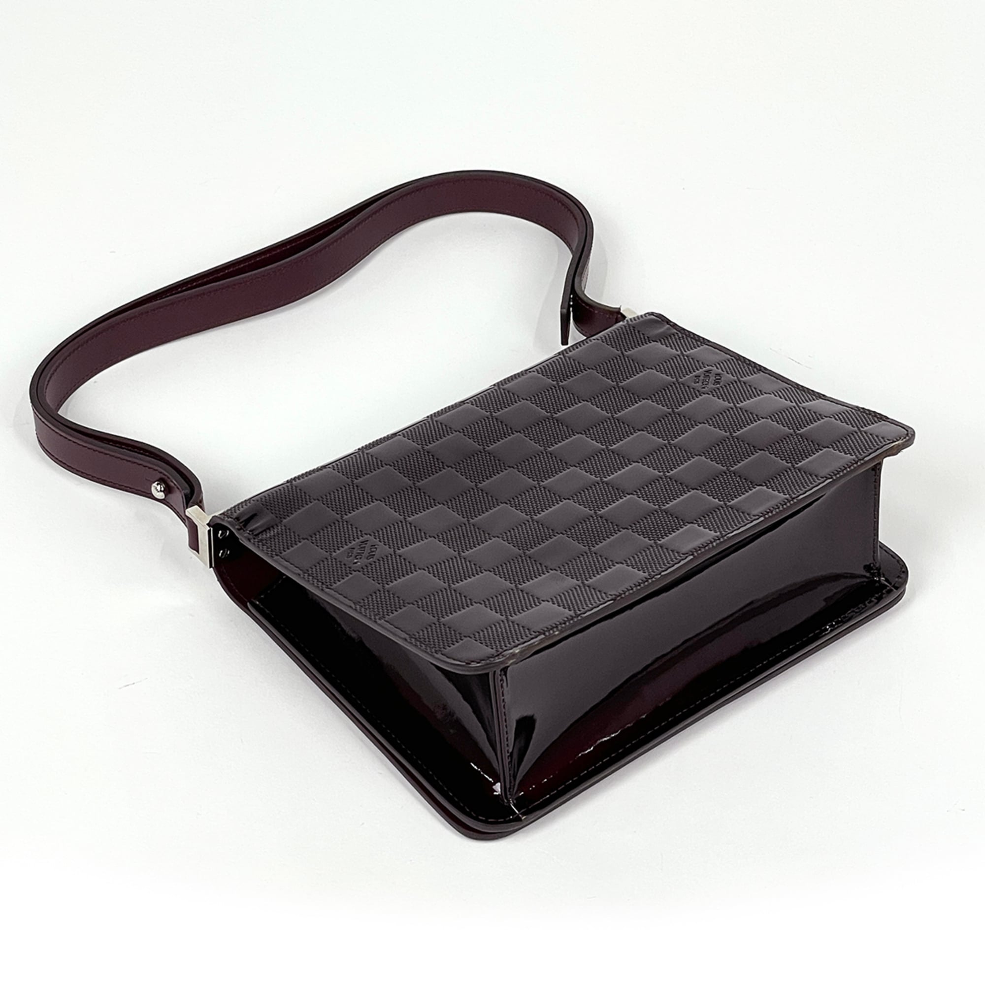 Louis Vuitton Bordeaux Carmine Damier Vernis Shoulder Bag (Pre-Owned)