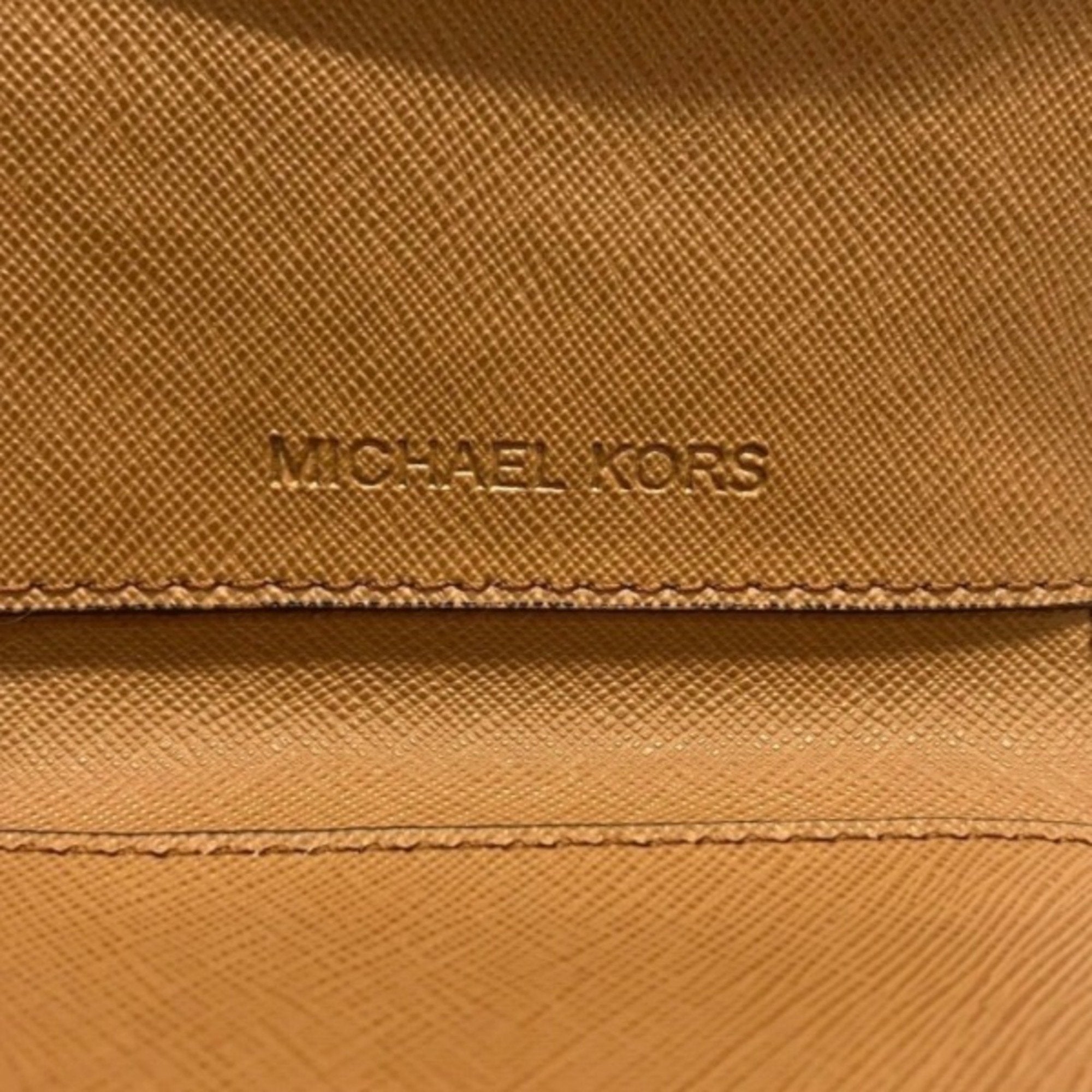 Michael Kors White Pvc Leather Wallet (Tri-Fold) (Pre-Owned)
