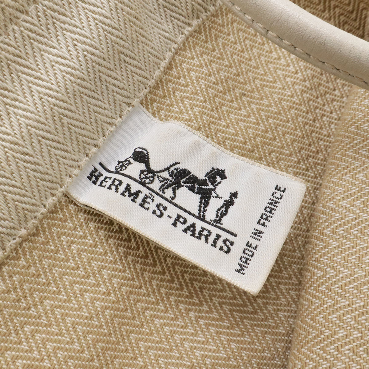Hermes Natural White Canvas Shoulder Bag (Pre-Owned)