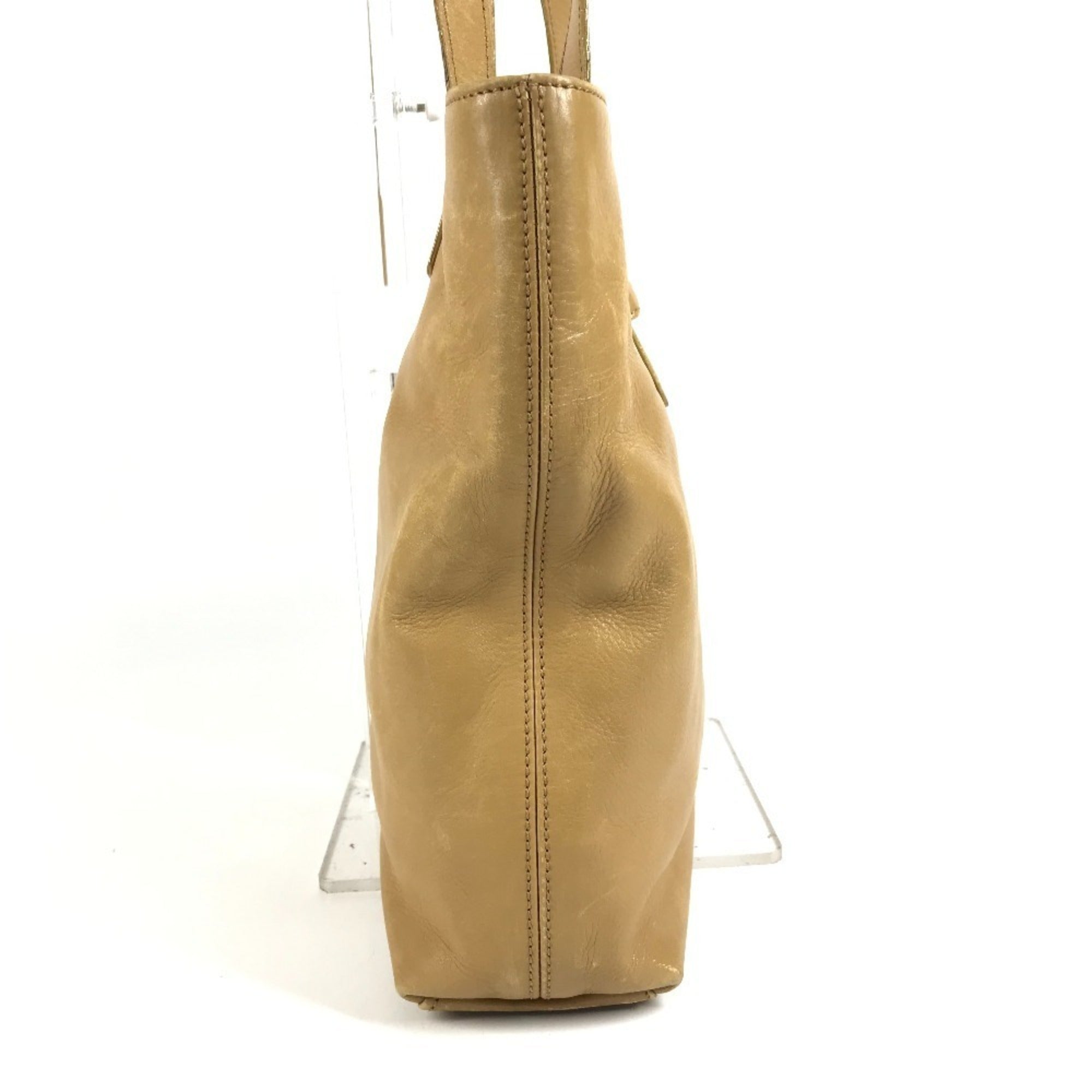 Chanel Beige Leather Handbag Shoulder Bag (Pre-Owned)