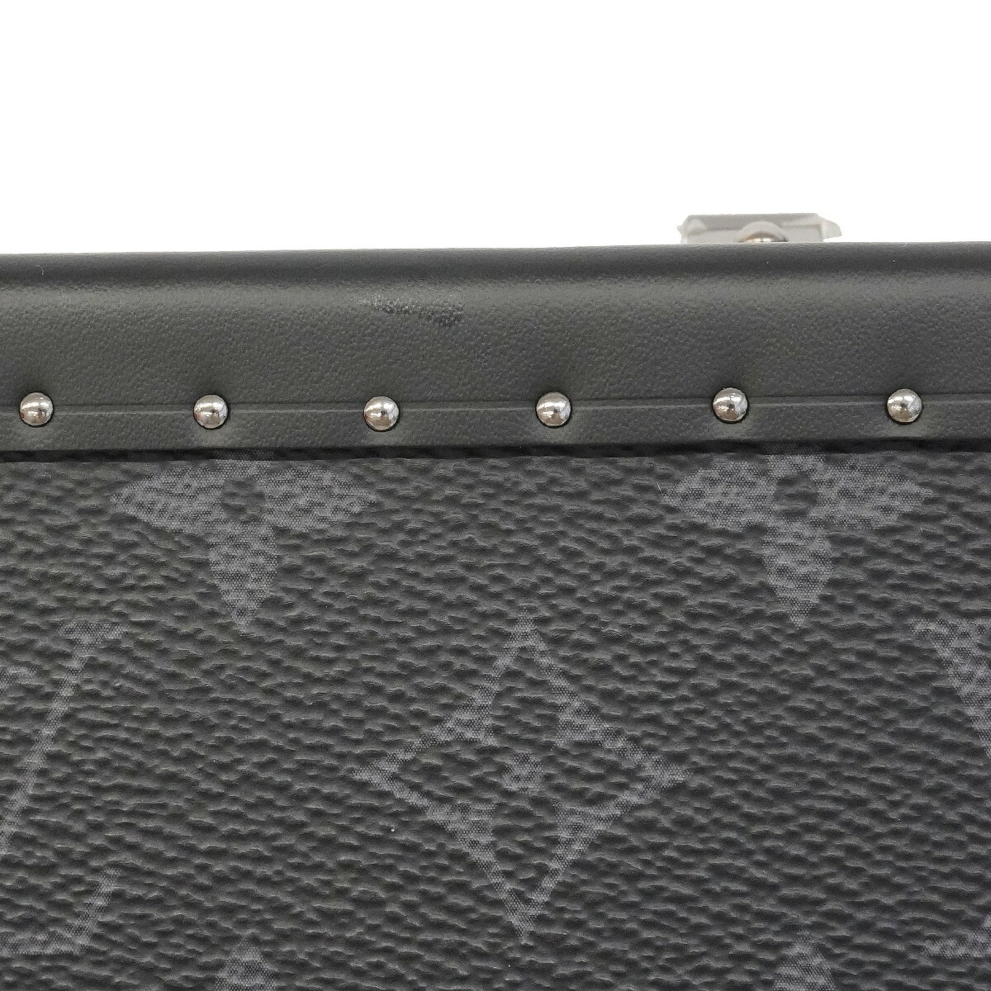 Louis Vuitton Black Shoulder Bag (Pre-Owned)