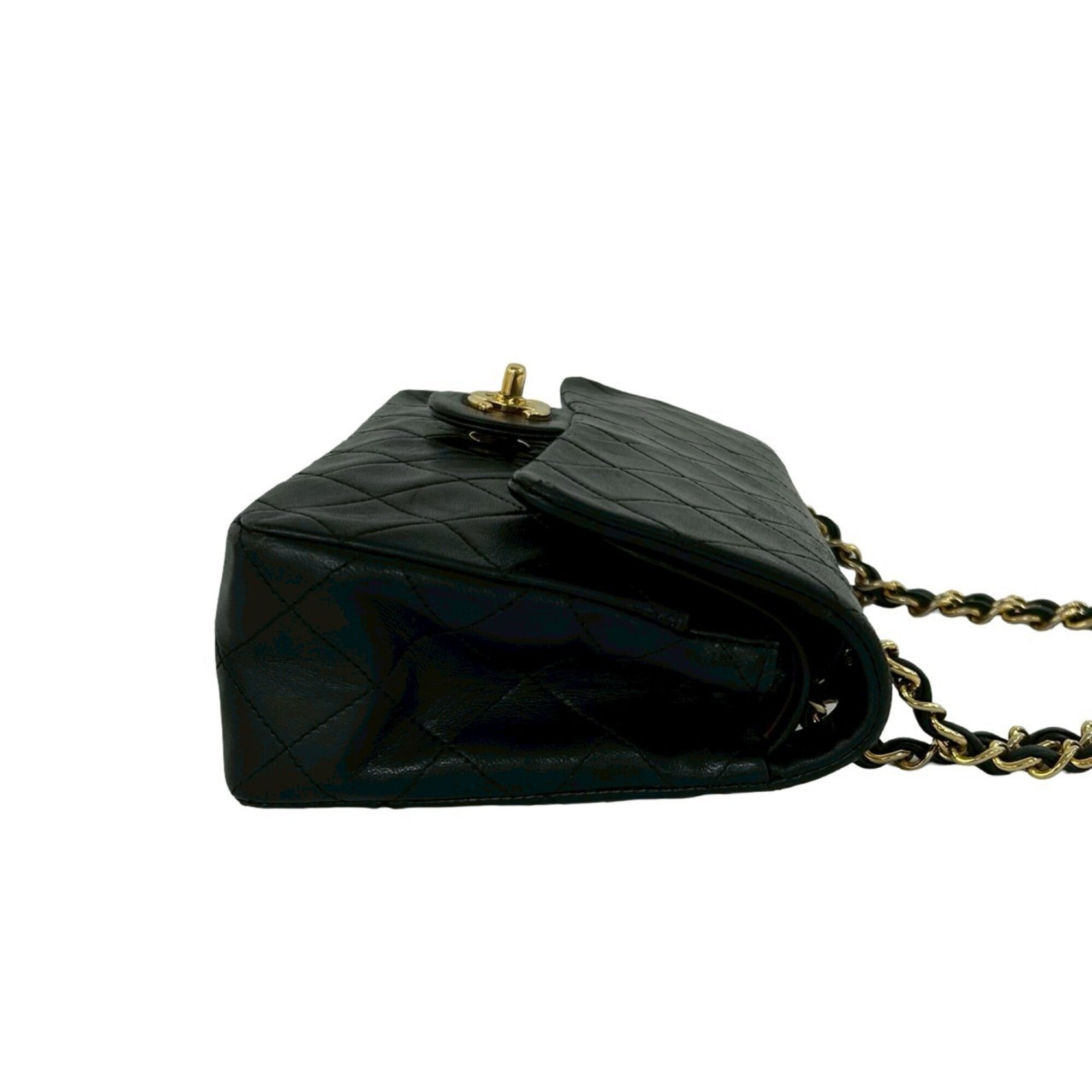 Chanel Black Leather Pochette Shoulder Bag (Pre-Owned)