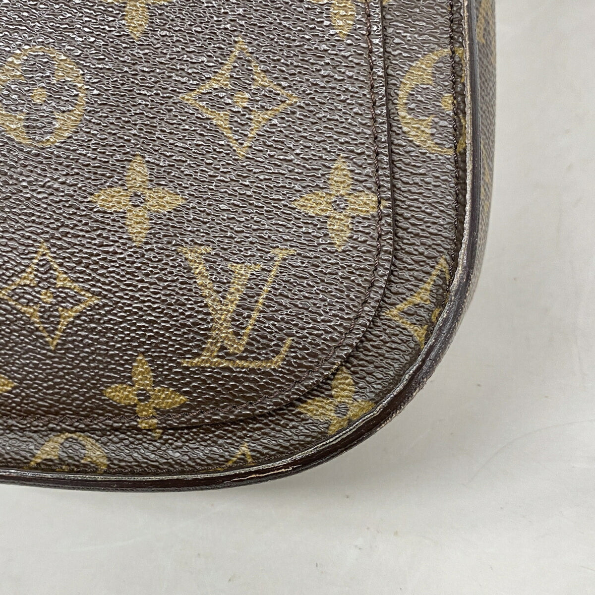 Louis Vuitton Brown Shoulder Bag (Pre-Owned)