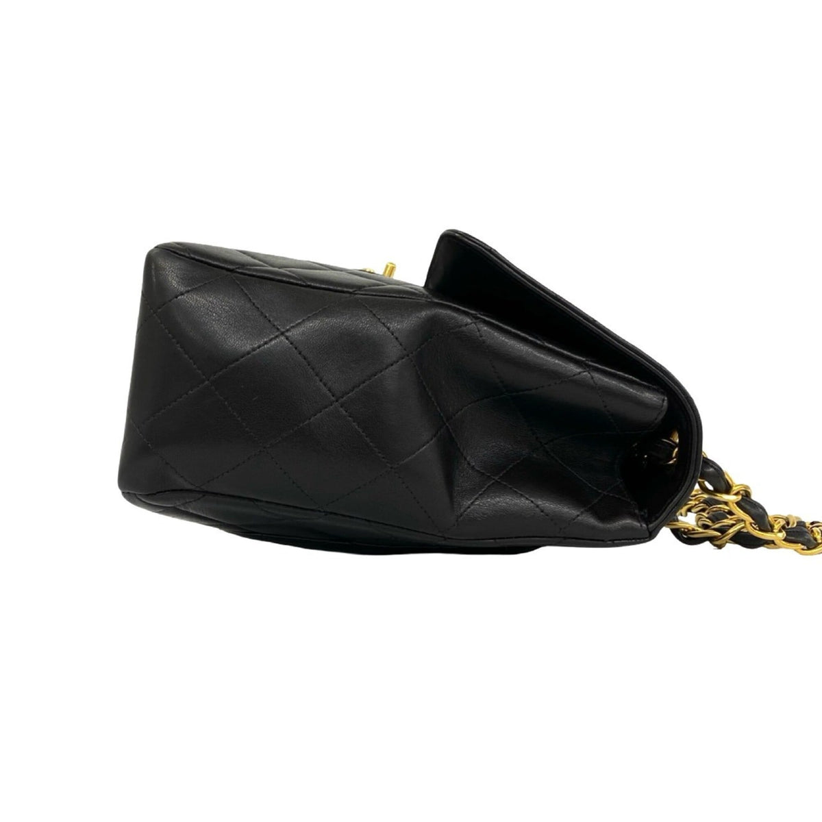 Chanel Black Leather Shoulder Bag (Pre-Owned)