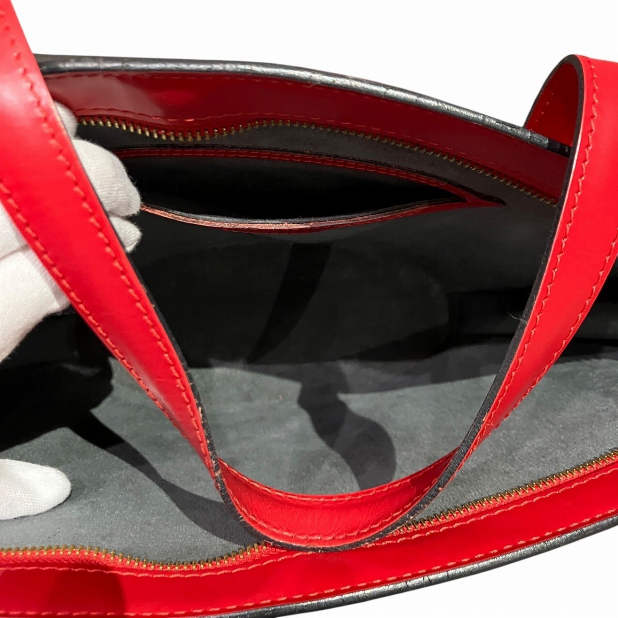 Louis Vuitton Epi Red Color Leather Shoulder Bag (Pre-Owned)