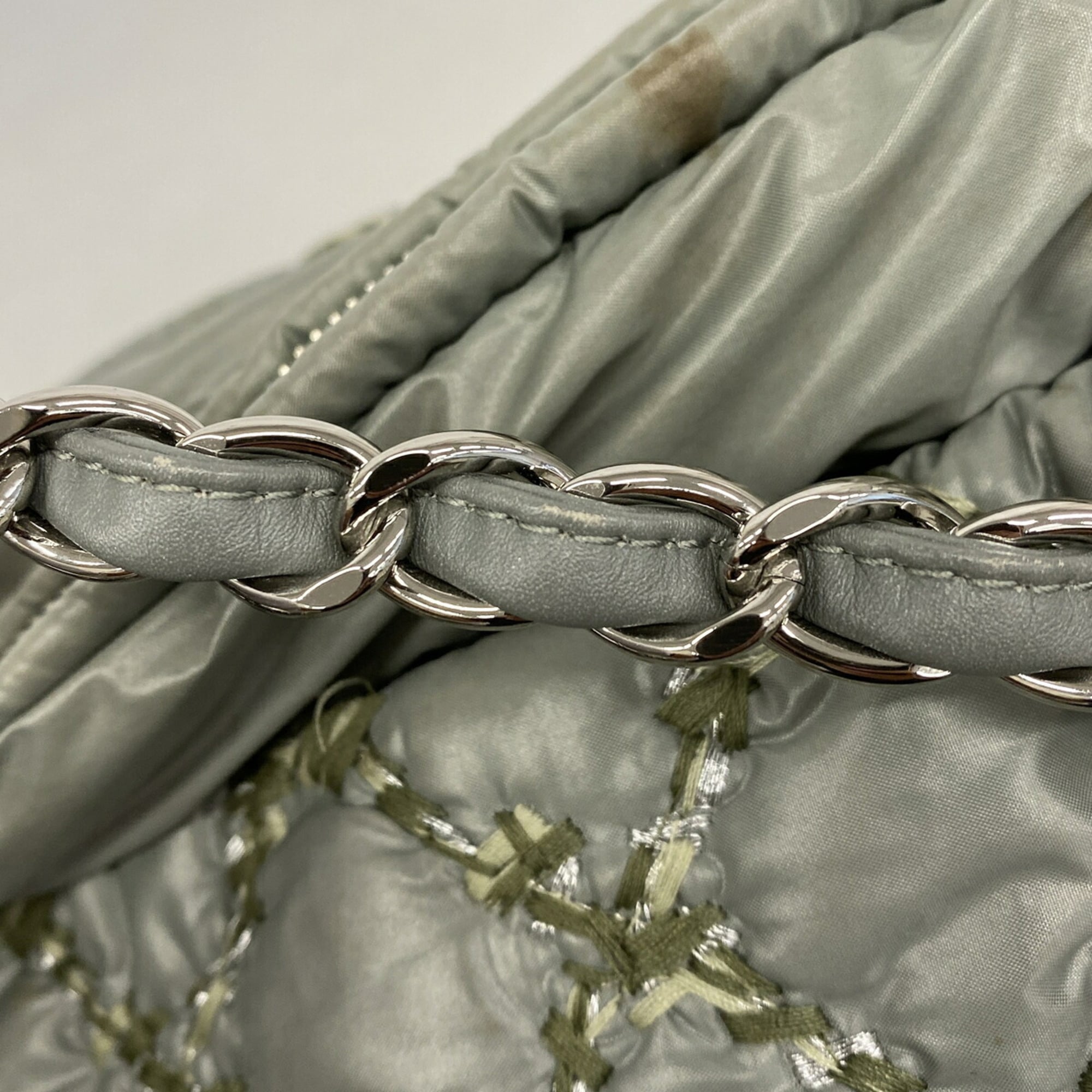Chanel Green Nylon Tote Bag (Pre-Owned)