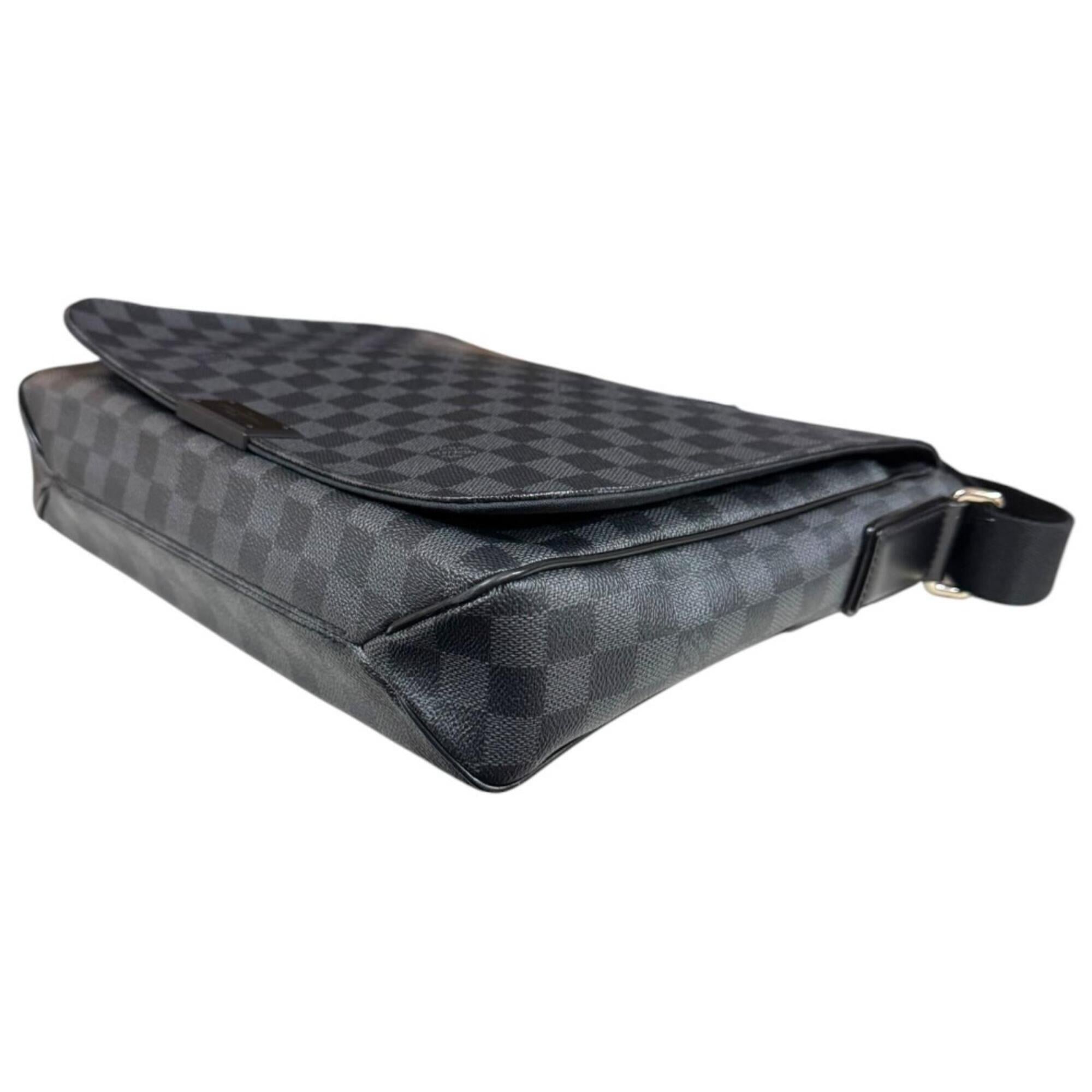 Louis Vuitton Damier Graphite Black Gray Damier Graphite Shoulder Bag (Pre-Owned)