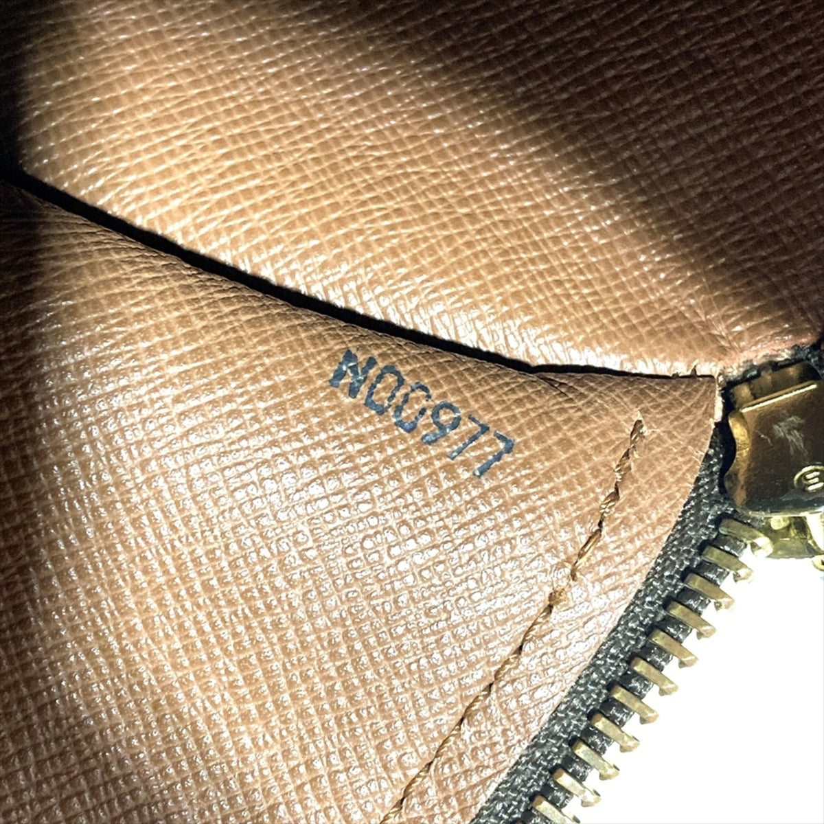 Louis Vuitton Brown Monogram Canvas Handbag Pouch (Pre-Owned)