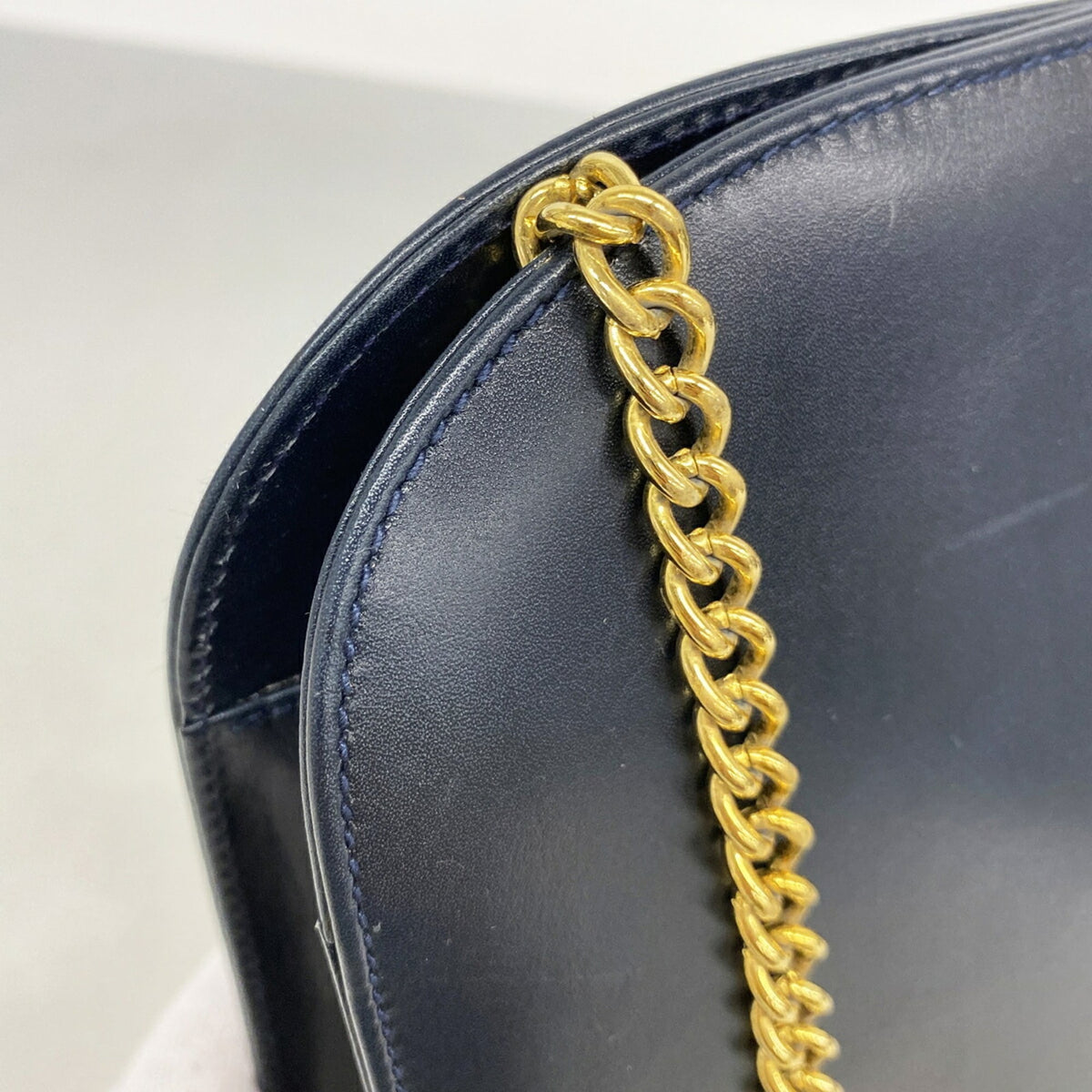 Salvatore Ferragamo Navy Leather Shoulder Bag (Pre-Owned)