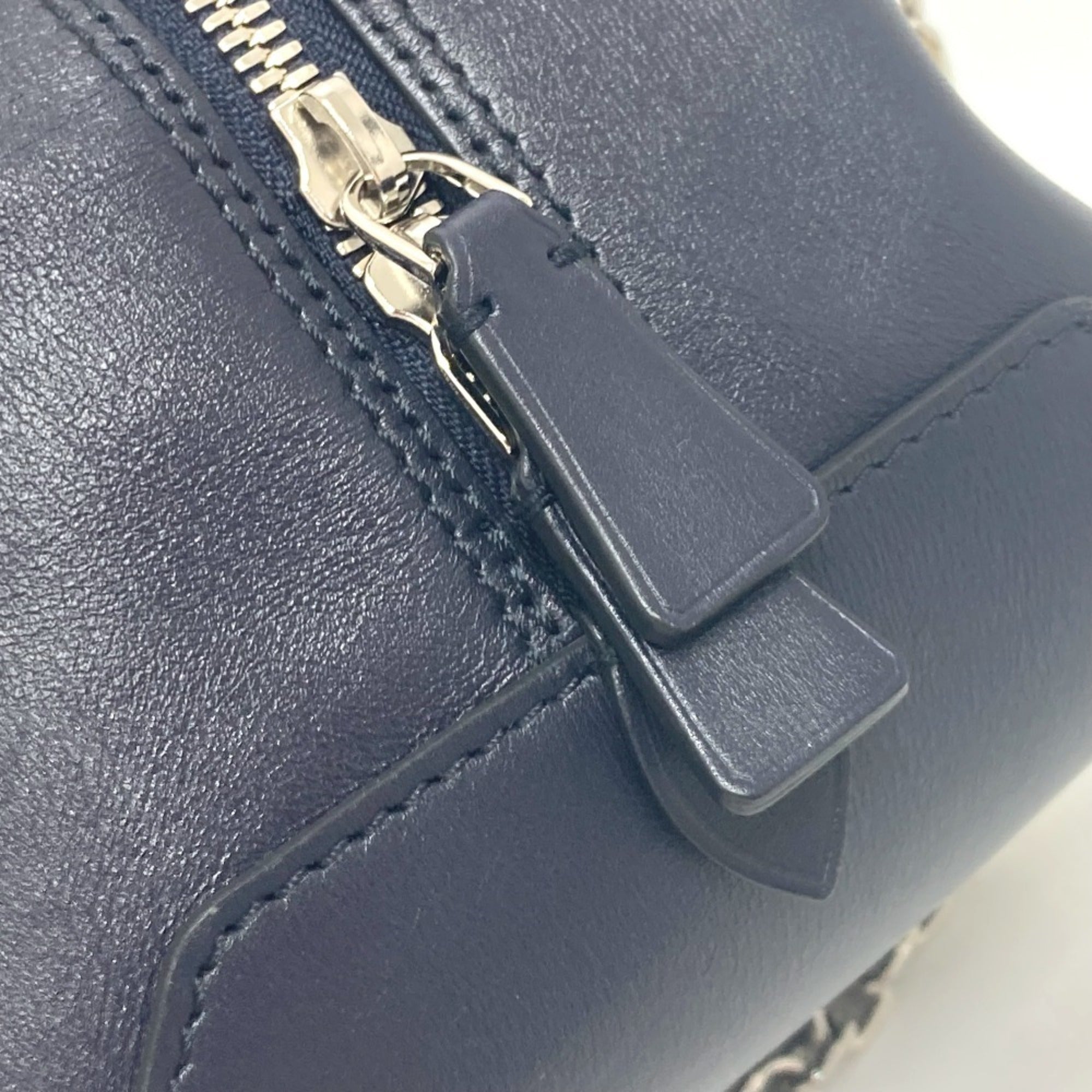 Louis Vuitton Beige Black Leather Handbag (Pre-Owned)