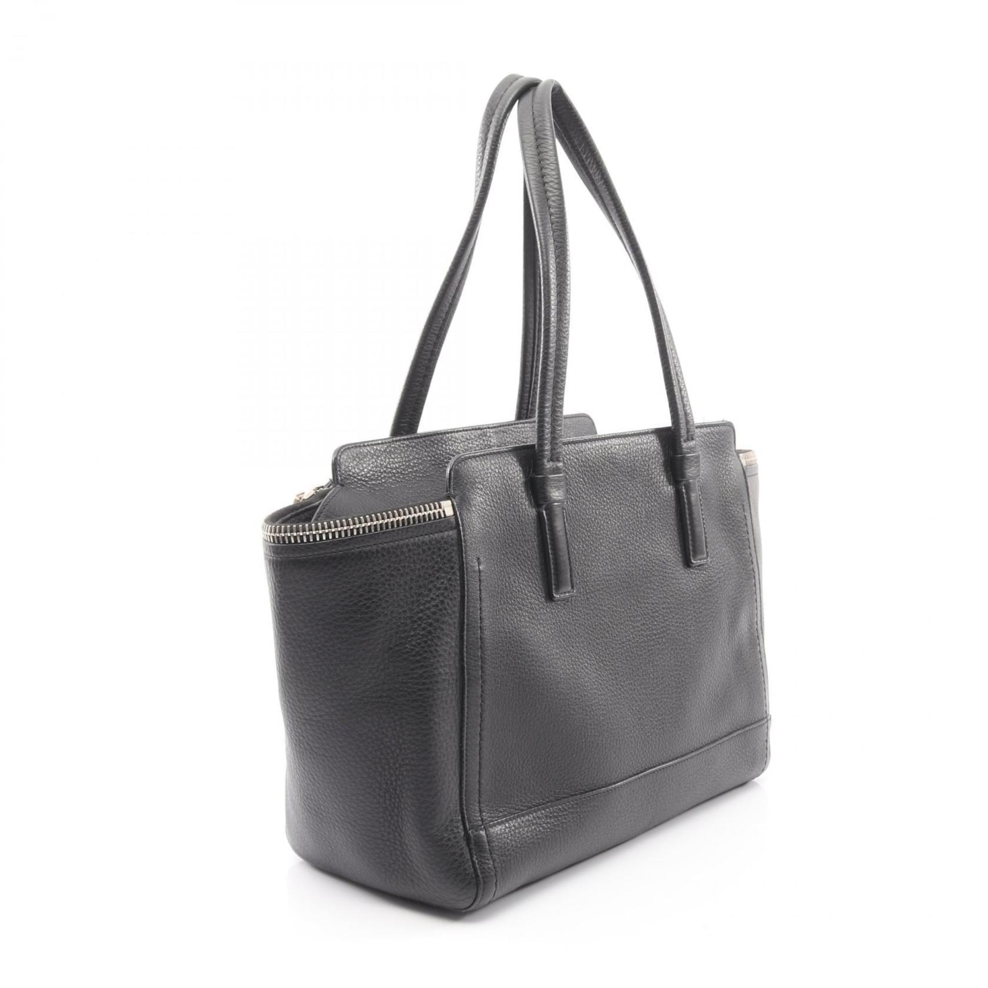Salvatore Ferragamo Black Leather Handbag (Pre-Owned)