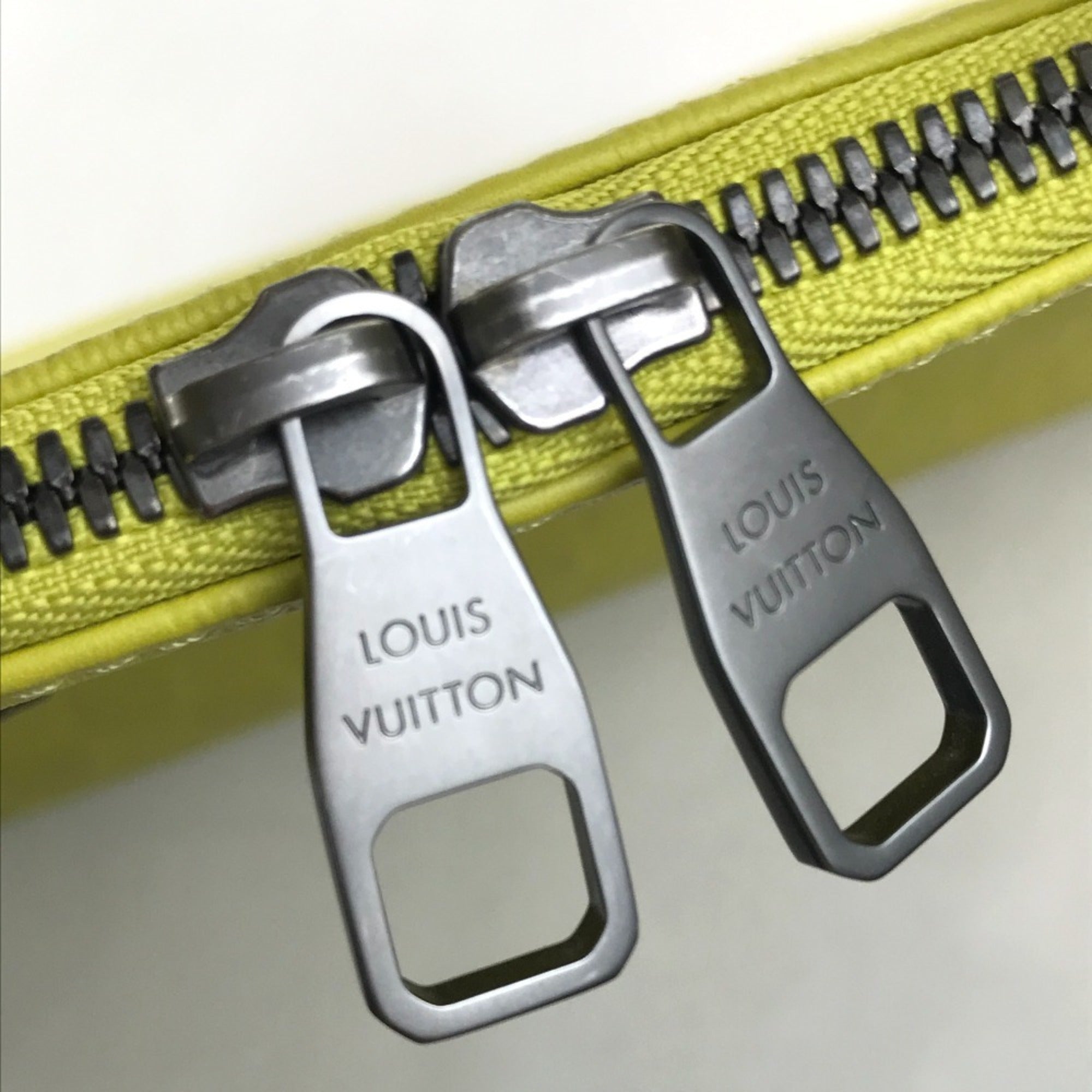Louis Vuitton Damier Infini Vert Yellow Damier Infini Handbag Shoulder Bag (Pre-Owned)