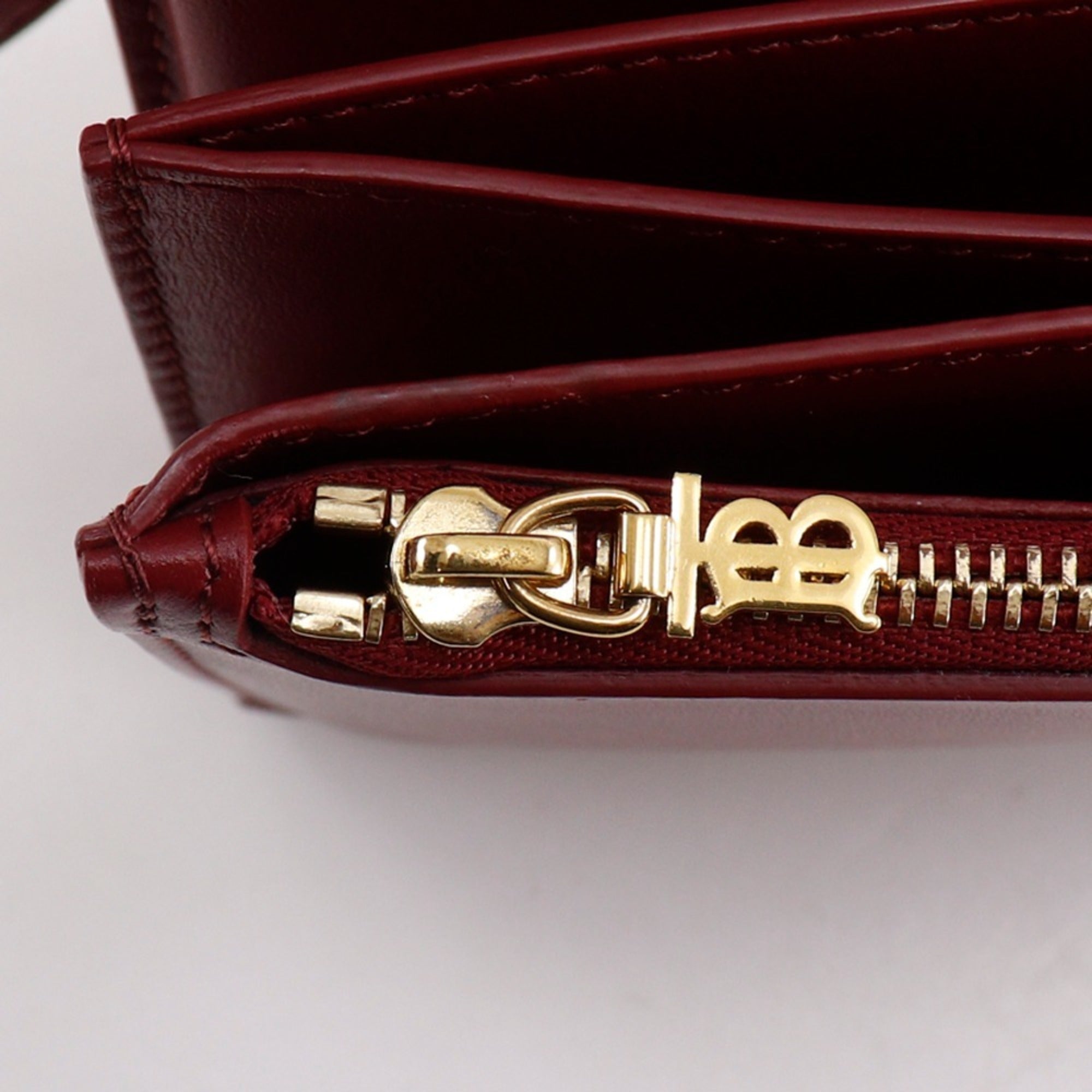 Burberry Red Color Leather Shoulder Bag (Pre-Owned)