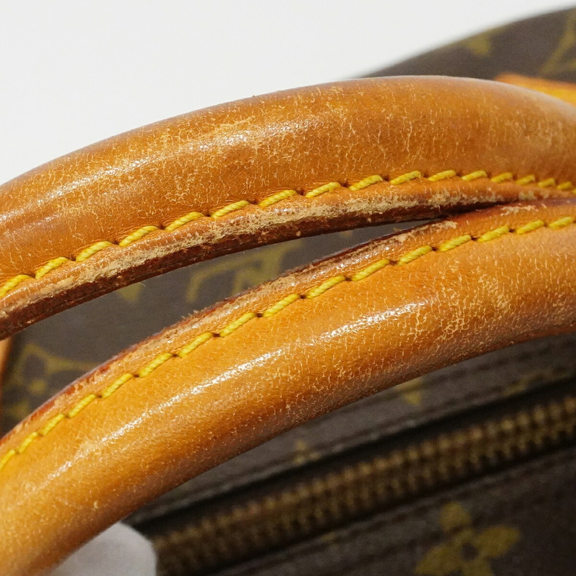 Louis Vuitton Brown Handbag (Pre-Owned)