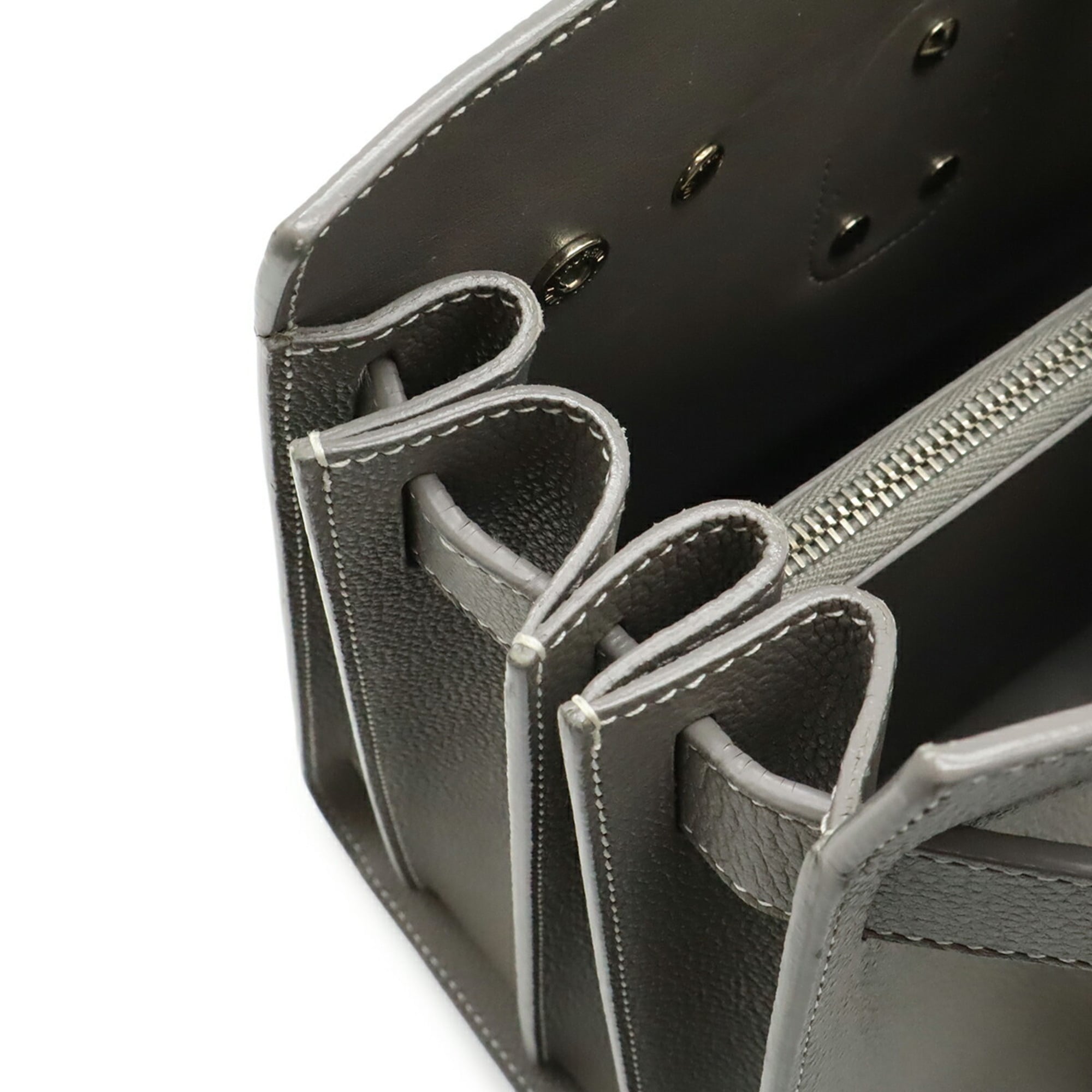 Yves Saint Laurent Gray Leather Handbag Pouch (Pre-Owned)