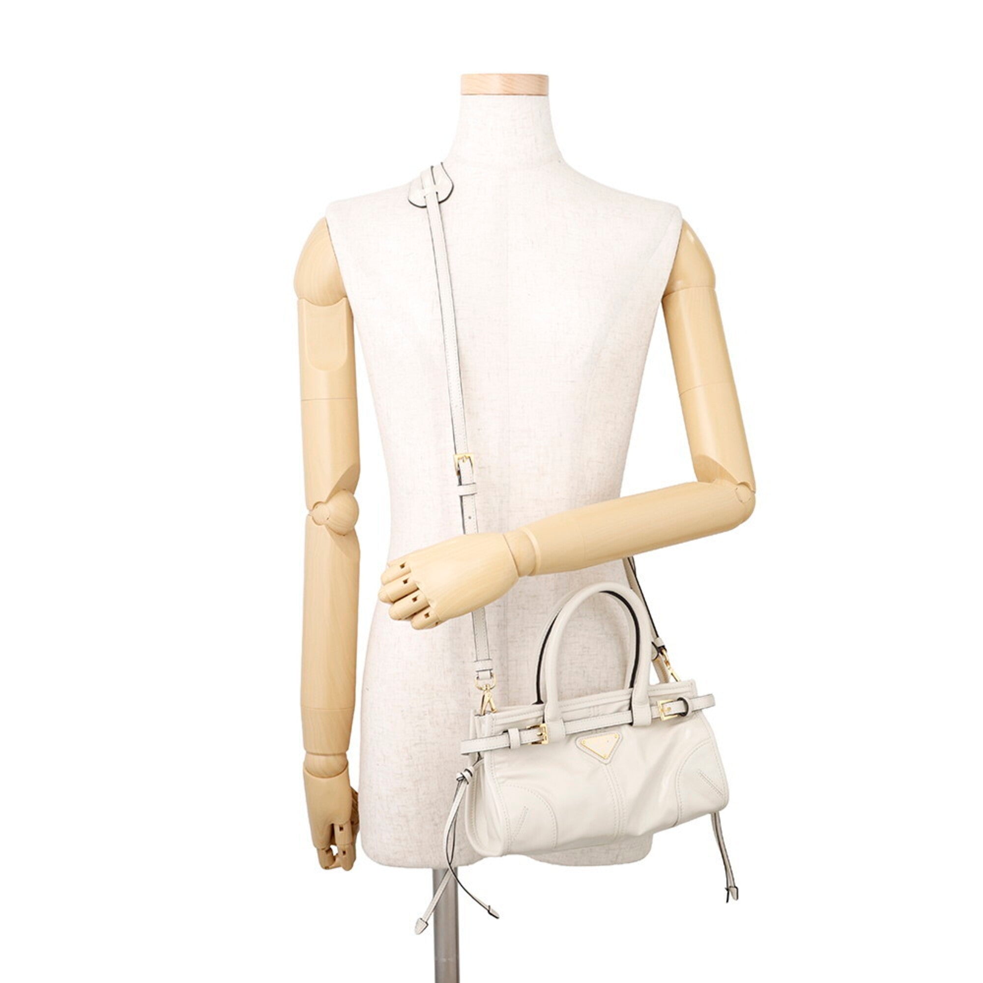 Prada White Leather Handbag (Pre-Owned)