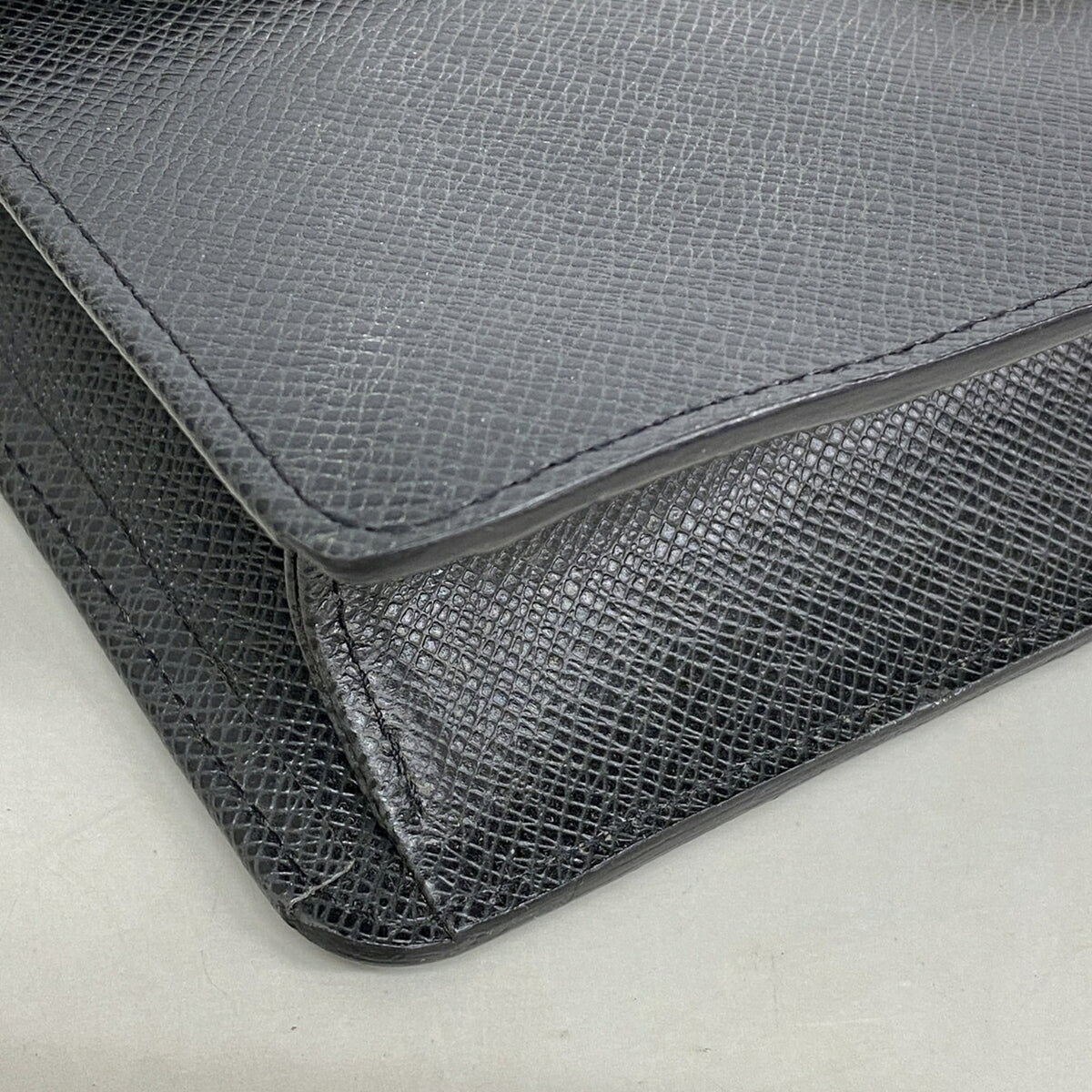 Louis Vuitton Ardoise Clutch Bag (Pre-Owned)