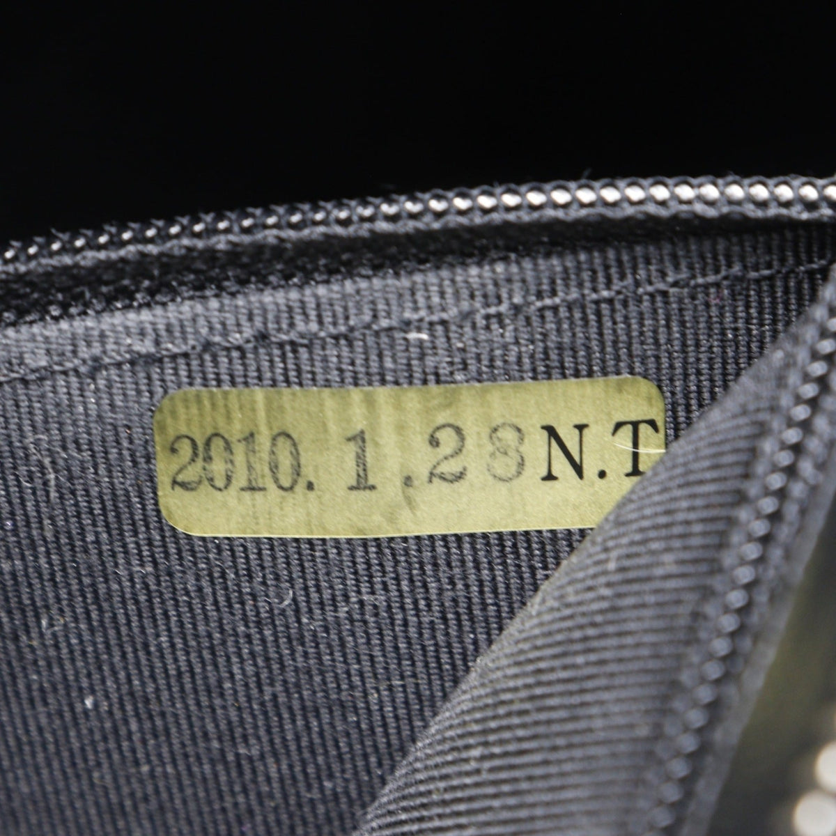 Chanel Black Grained Calfskin Tote Bag (Pre-Owned)