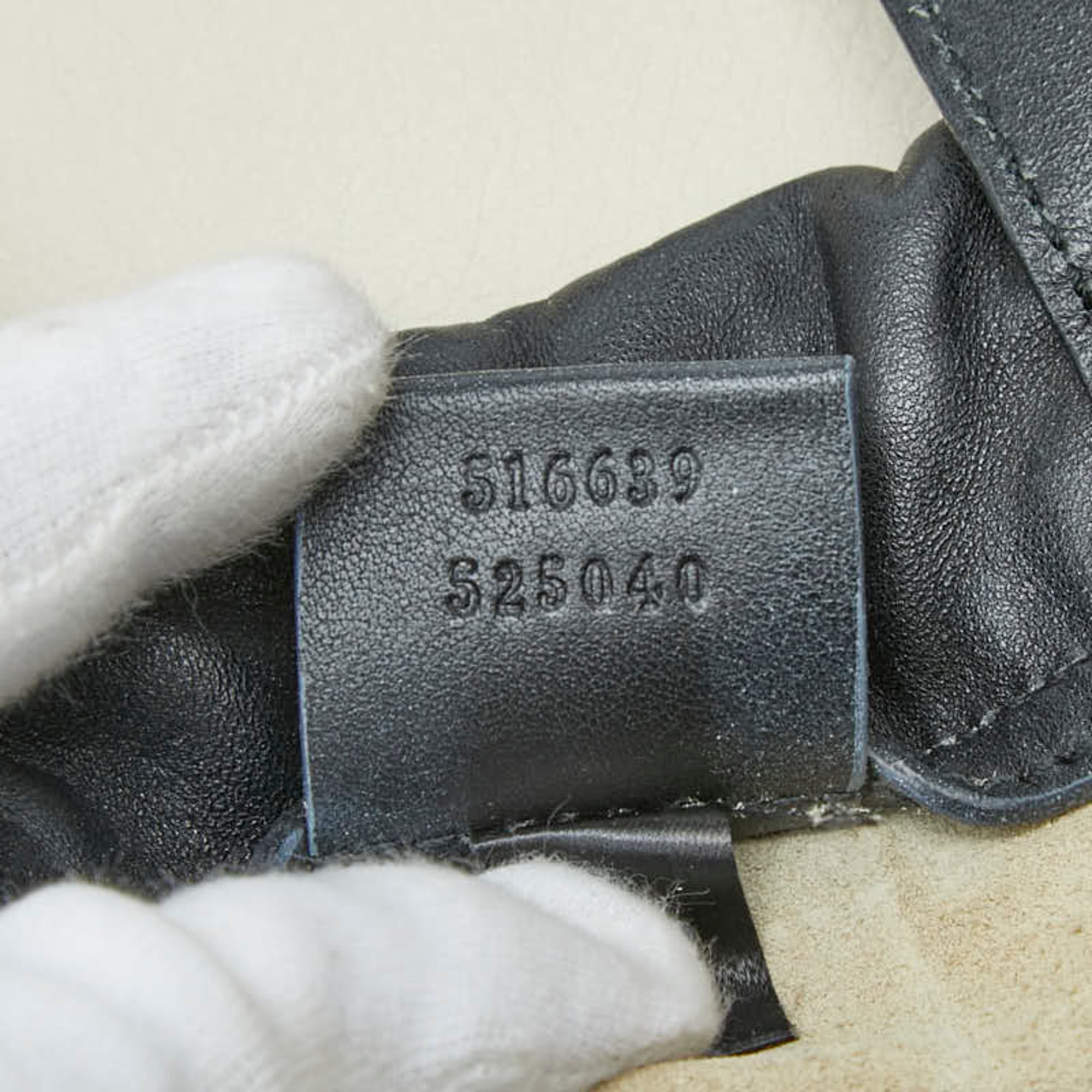 Gucci Ivory Leather Pouch (Pre-Owned)