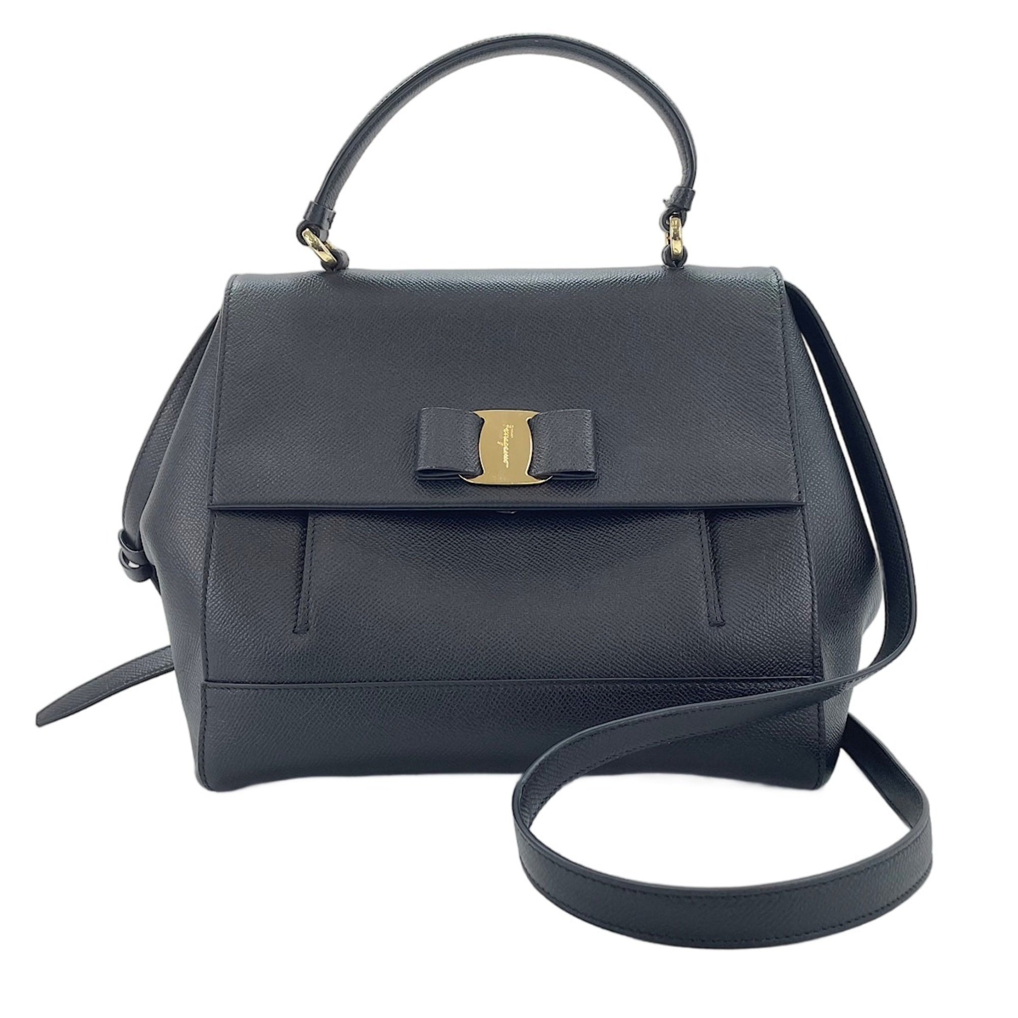 Salvatore Ferragamo Black Handbag (Pre-Owned)