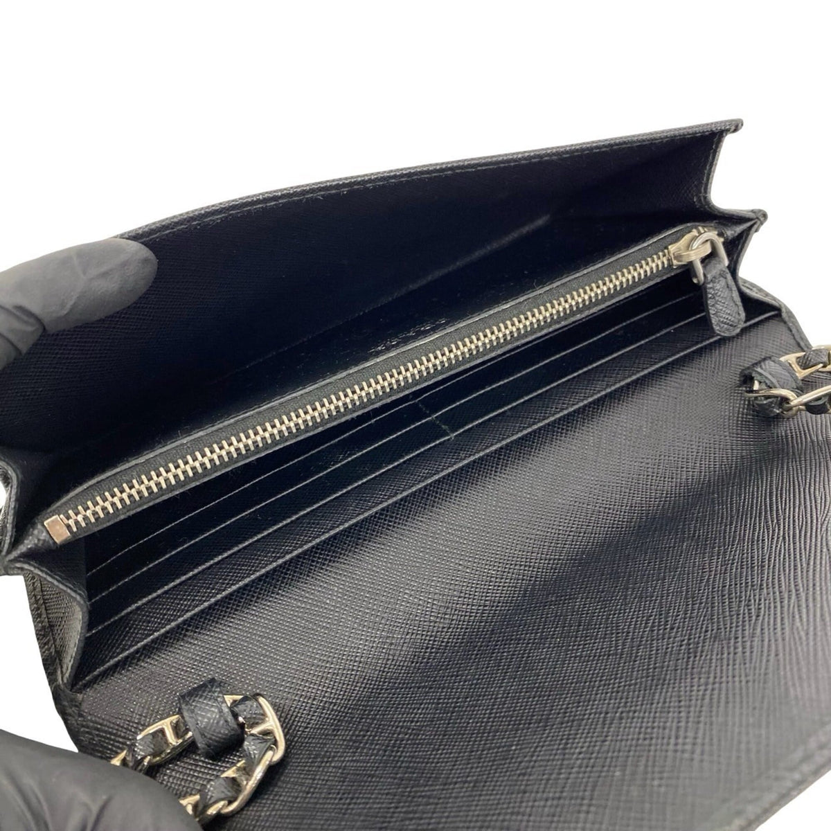 Prada Black Leather Shoulder Bag (Pre-Owned)