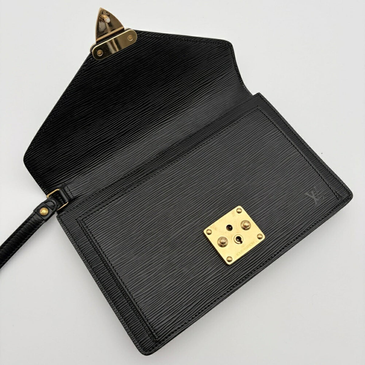 Louis Vuitton Noir Epi Leather Clutch Bag Pochette (Pre-Owned)