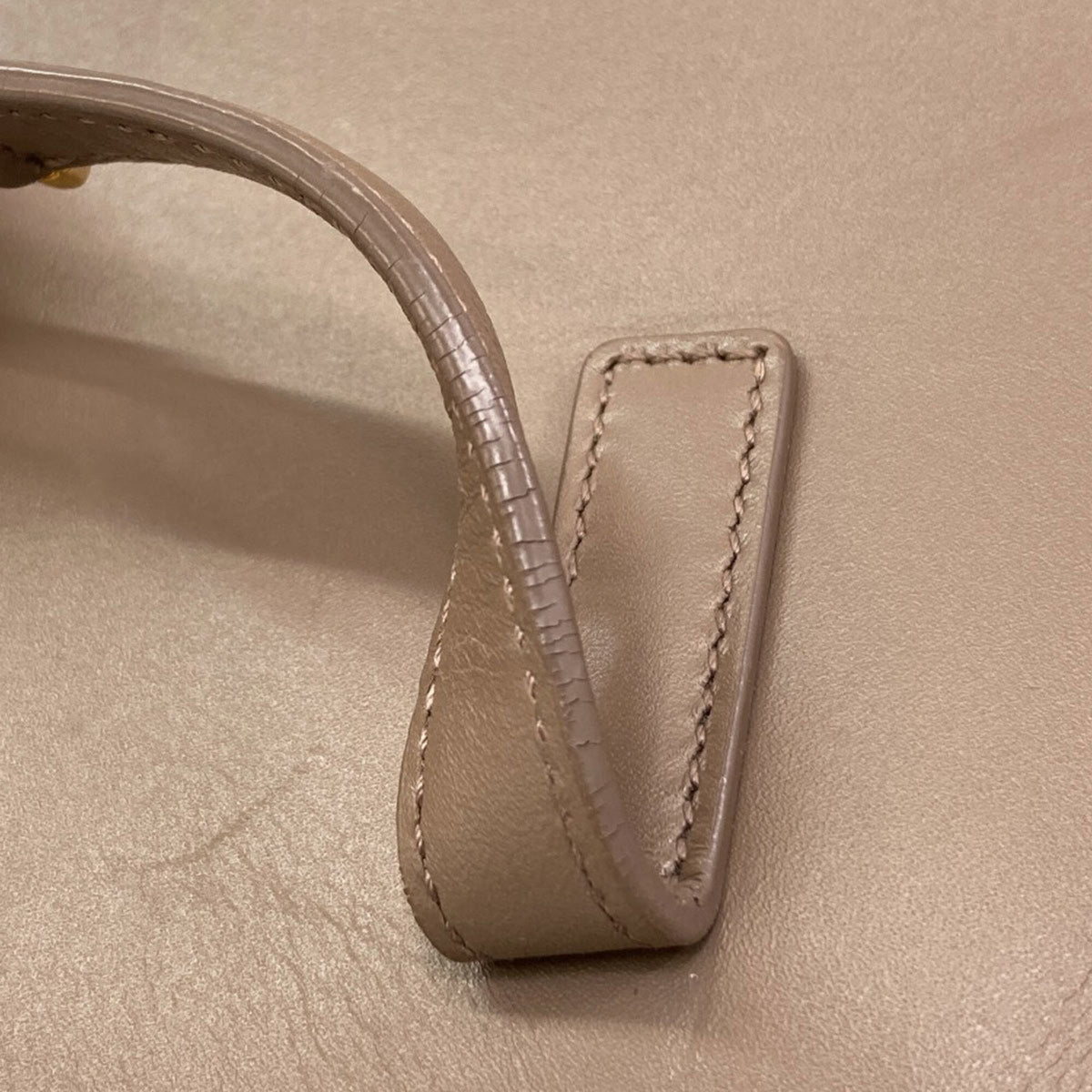 Saint Laurent Grayish Leather Shoulder Bag (Pre-Owned)