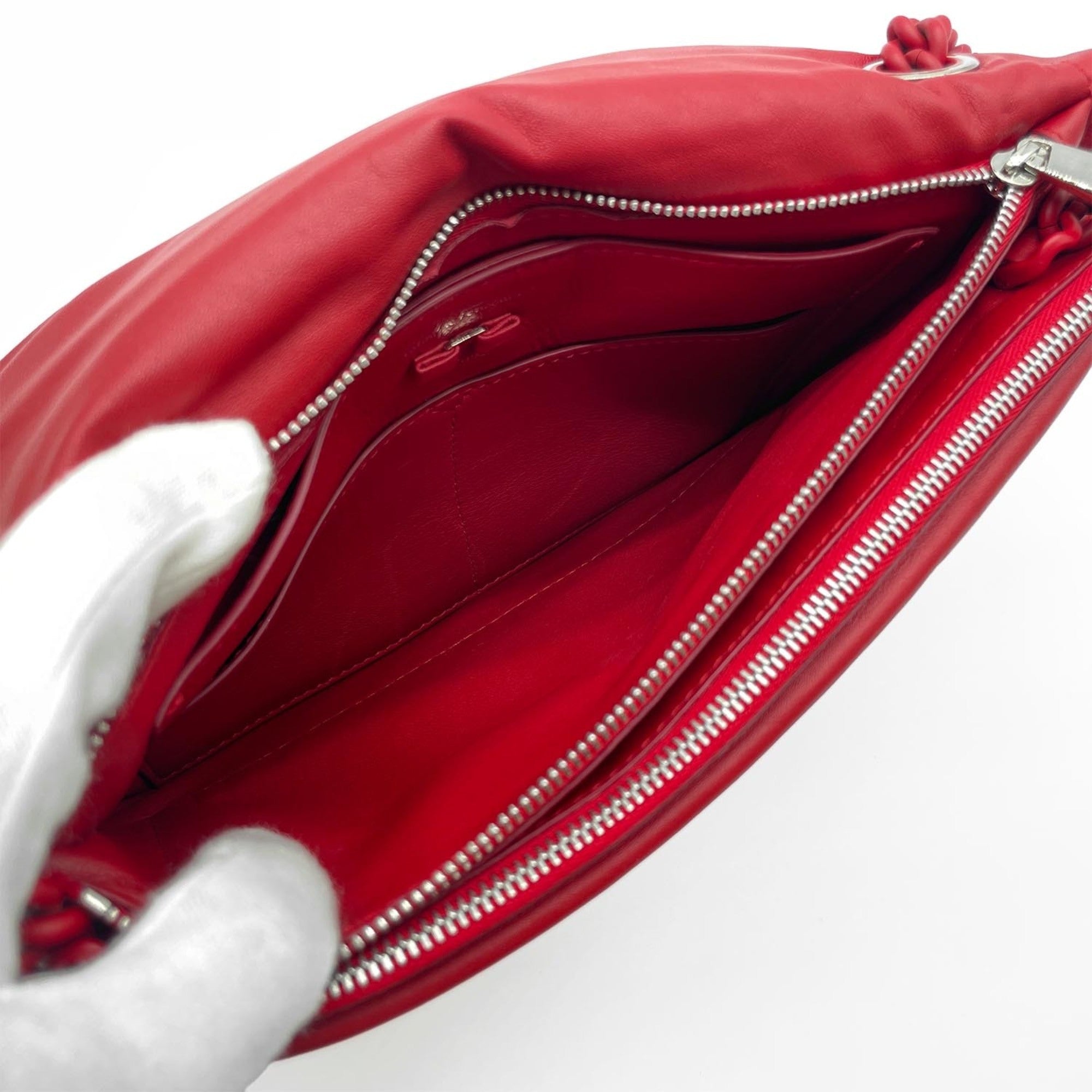 Salvatore Ferragamo Red Color Leather Plastic Metal Shoulder Bag (Pre-Owned)