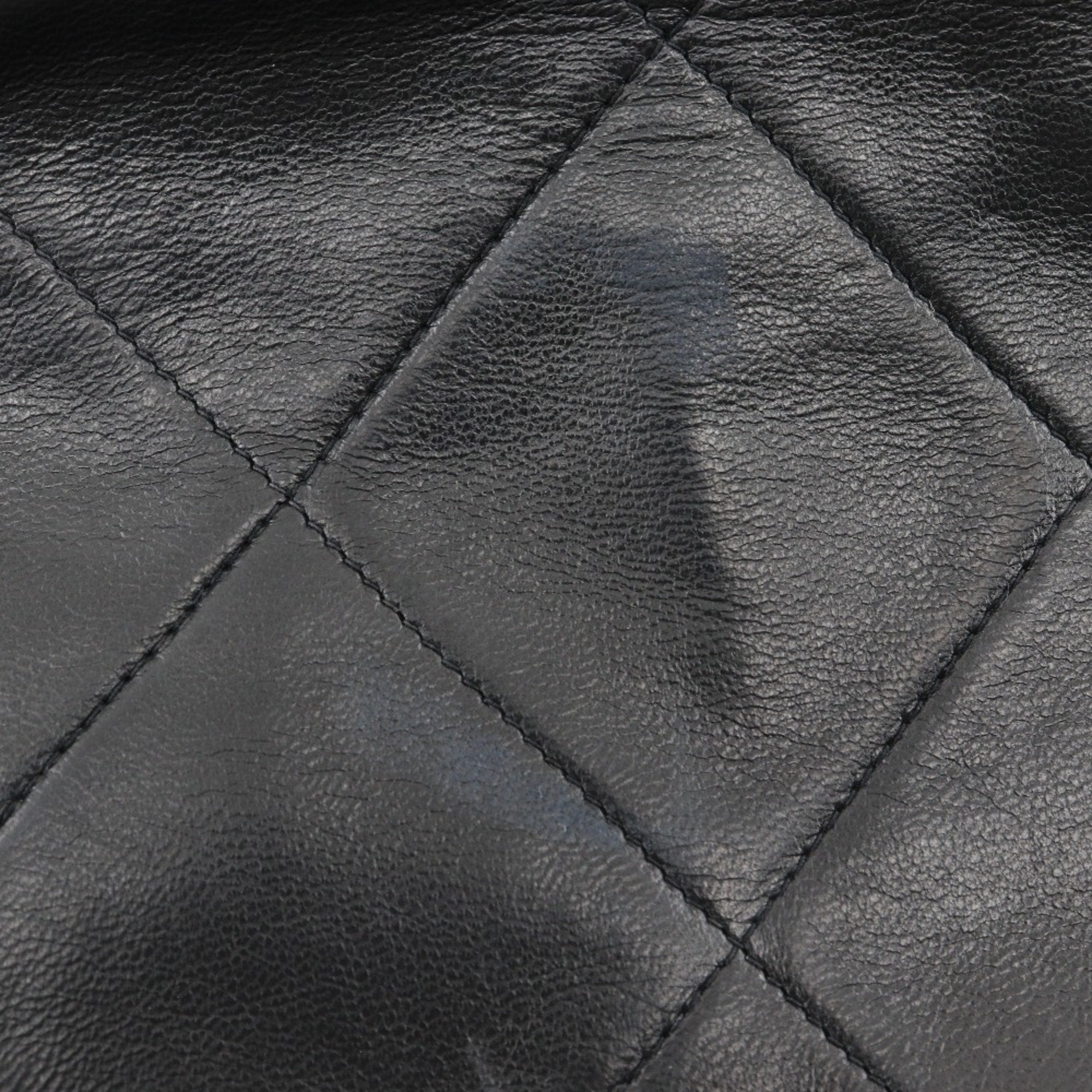 Chanel Black Shoulder Bag (Pre-Owned)
