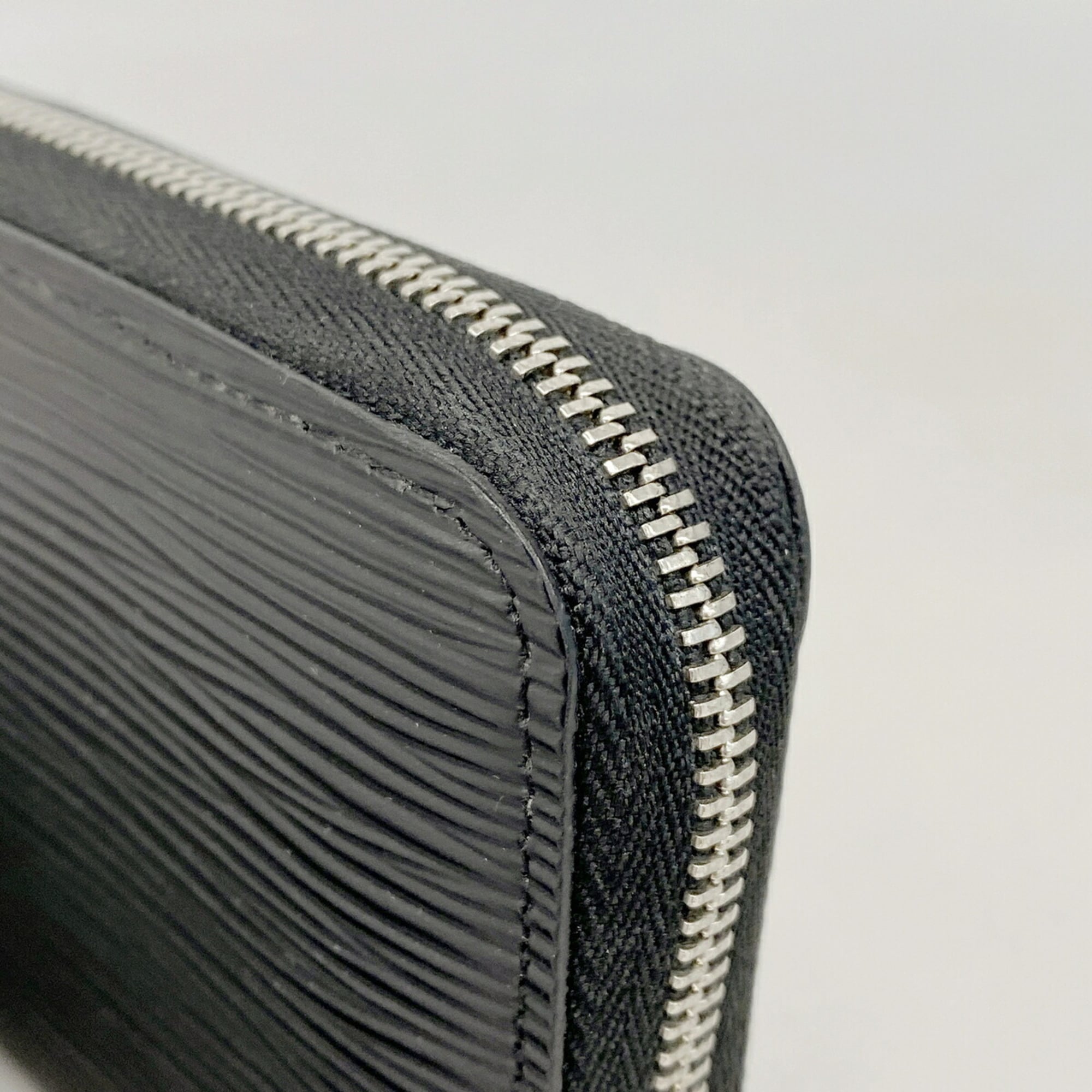 Louis Vuitton Noir Coin Purse/Coin Case (Pre-Owned)