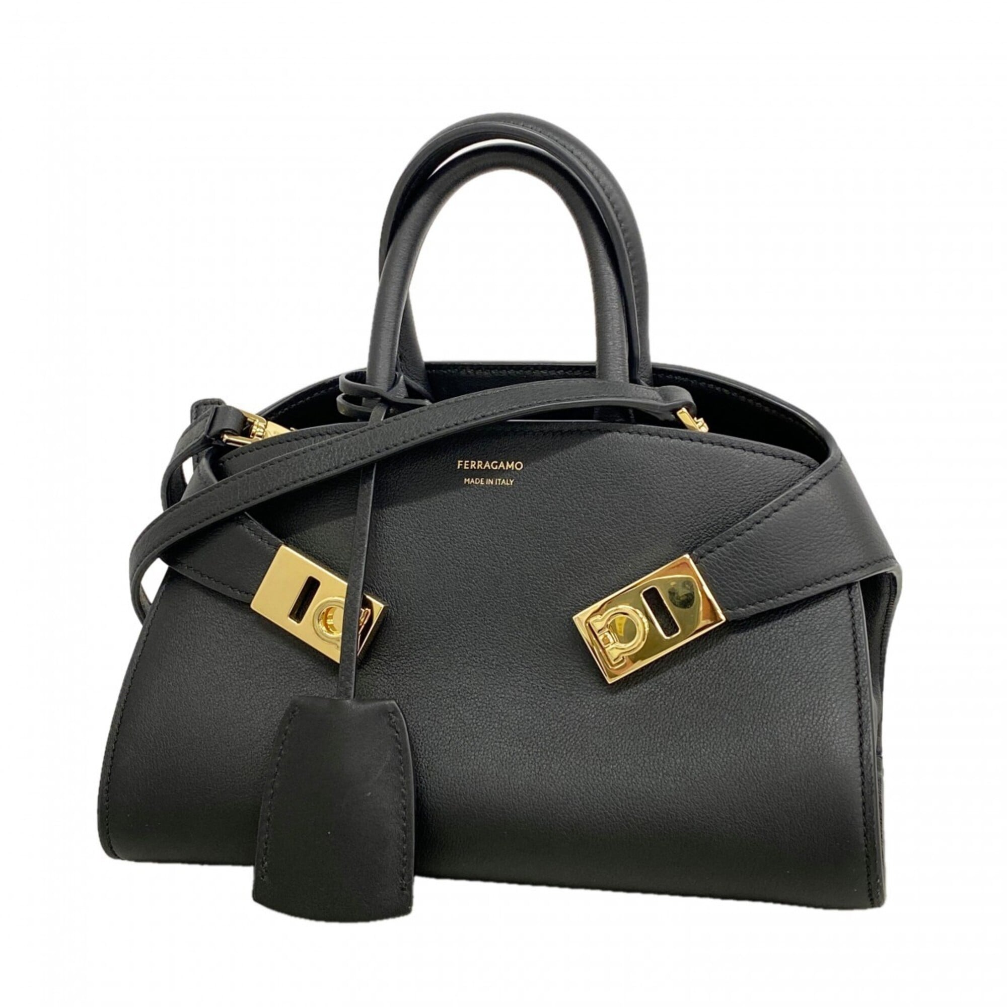 Salvatore Ferragamo Black Leather Handbag (Pre-Owned)