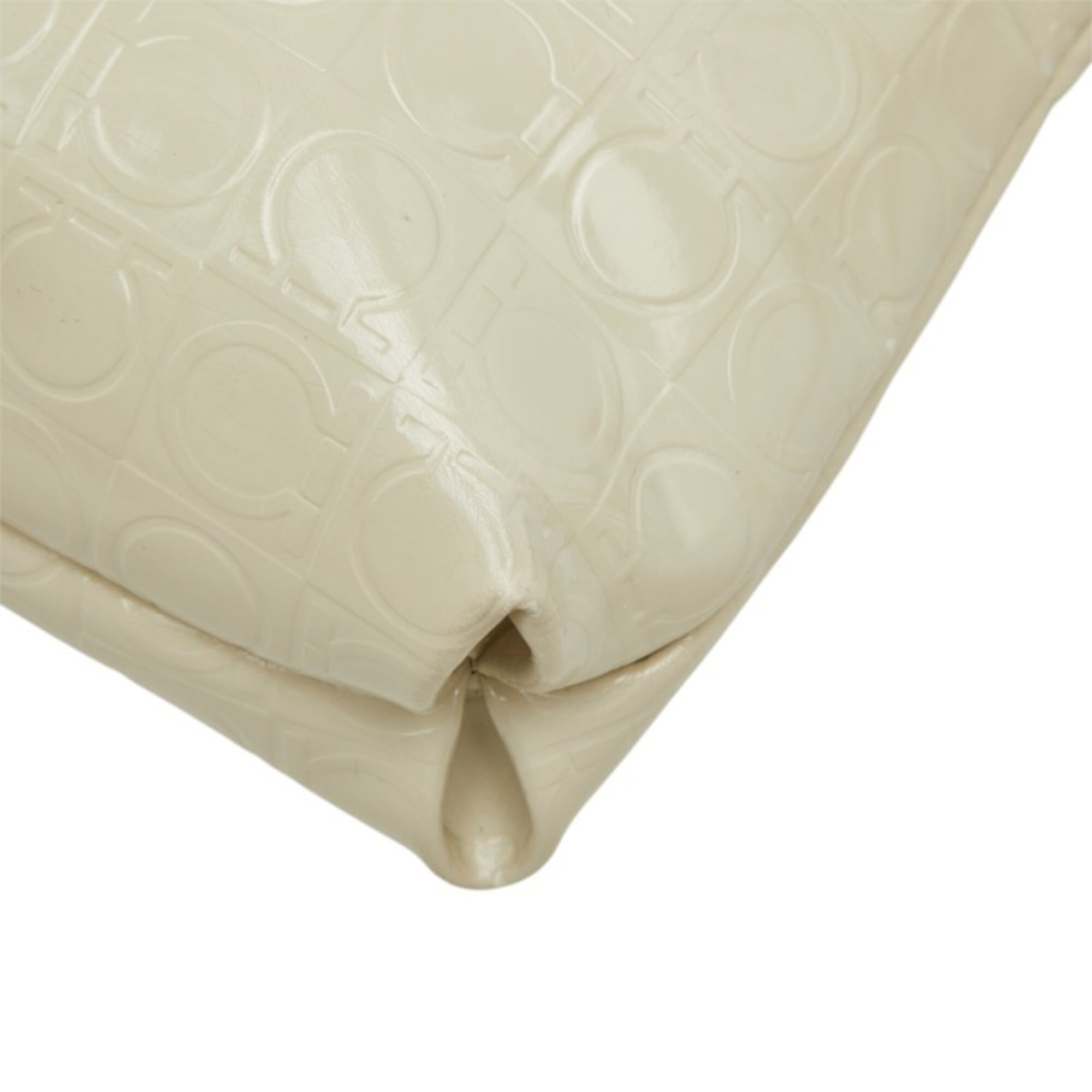 Salvatore Ferragamo Ivory Patent Leather Shoulder Bag (Pre-Owned)