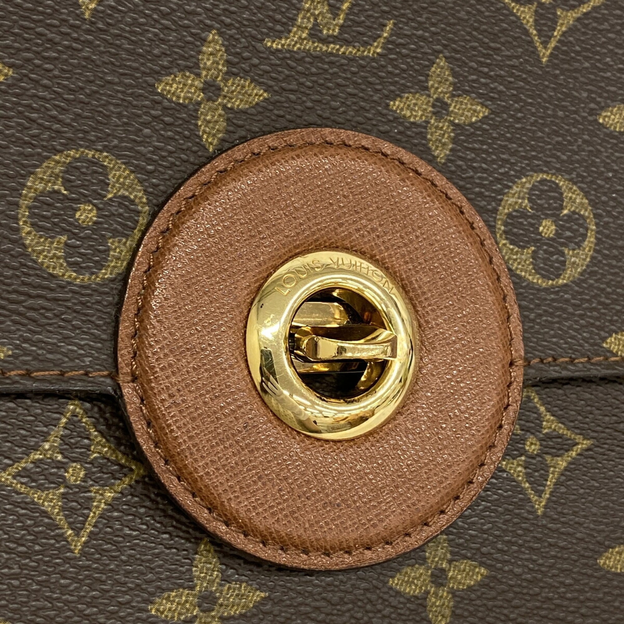 Louis Vuitton Brown Shoulder Bag (Pre-Owned)