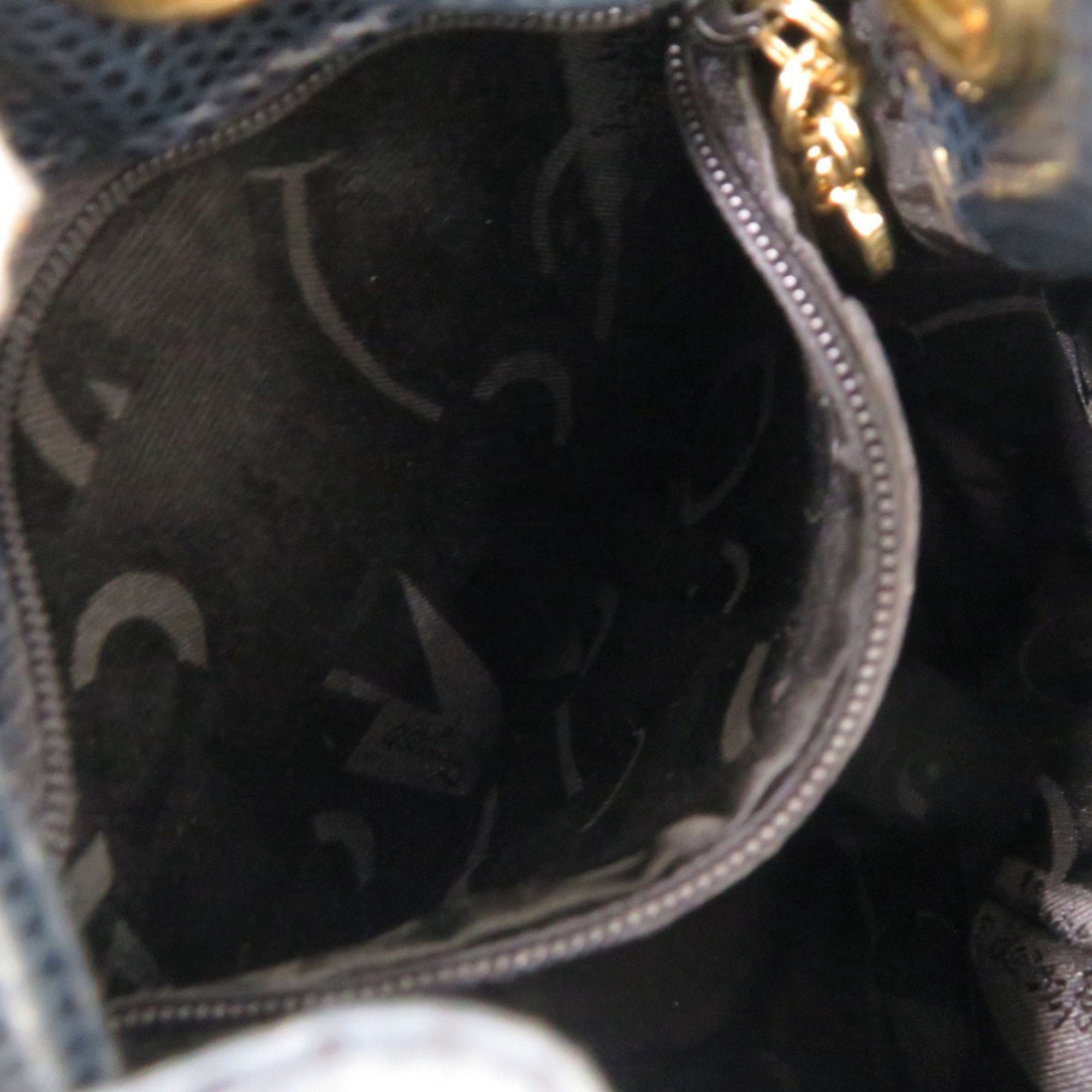 Salvatore Ferragamo Navy Leather Shoulder Bag (Pre-Owned)