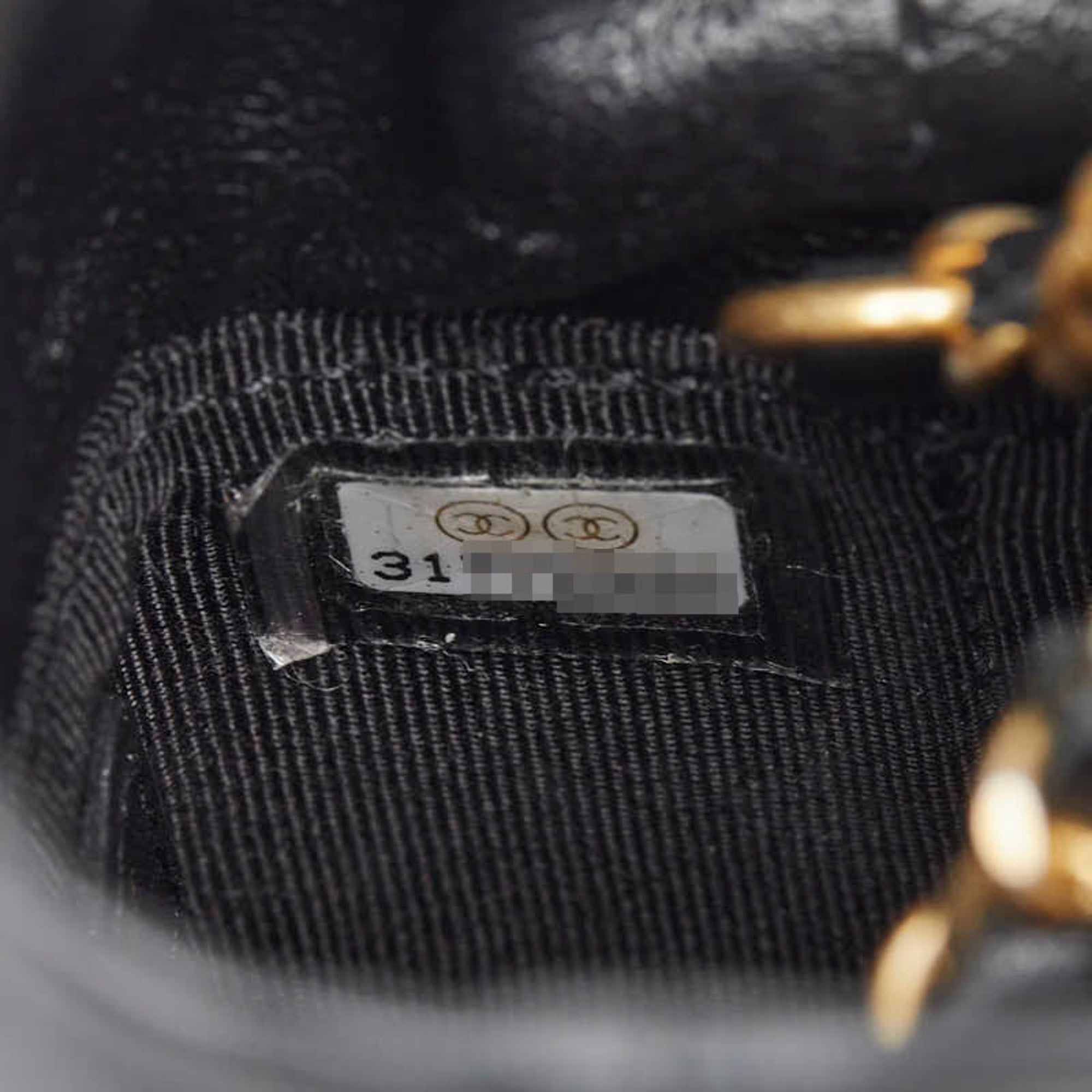 Chanel Black Leather Shoulder Bag (Pre-Owned)