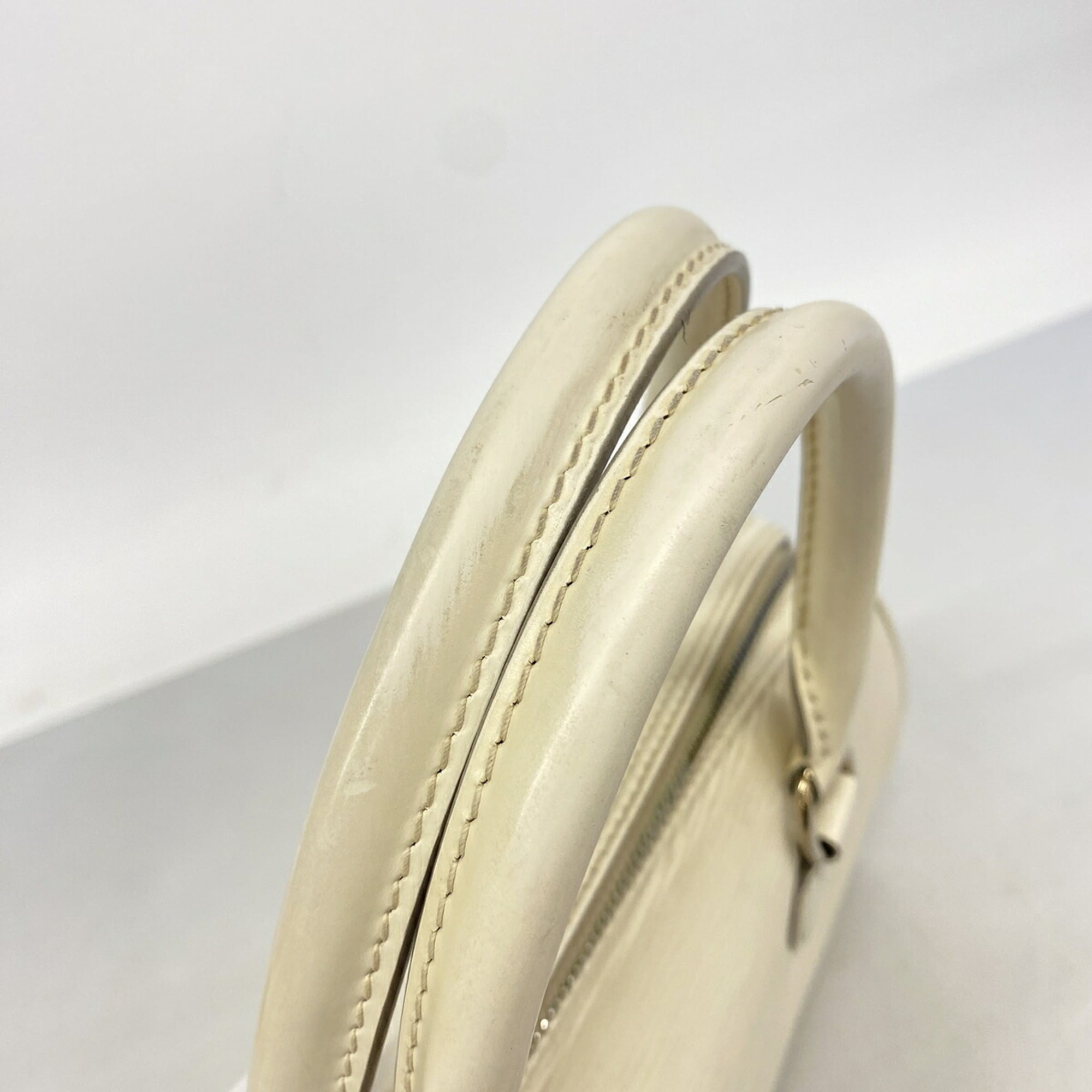 Louis Vuitton Lv Off White Handbag (Pre-Owned)