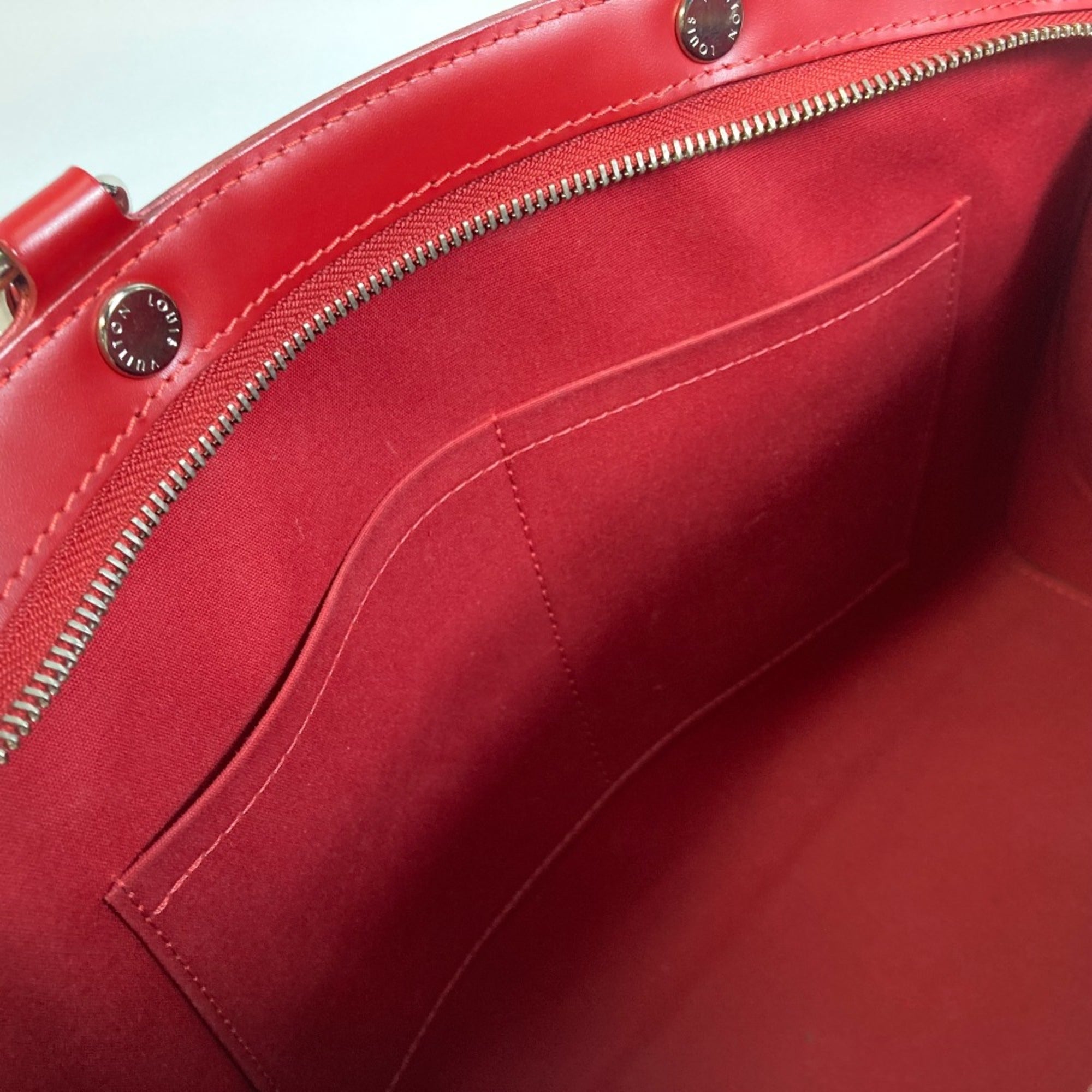Louis Vuitton Red Leather Handbag (Pre-Owned)