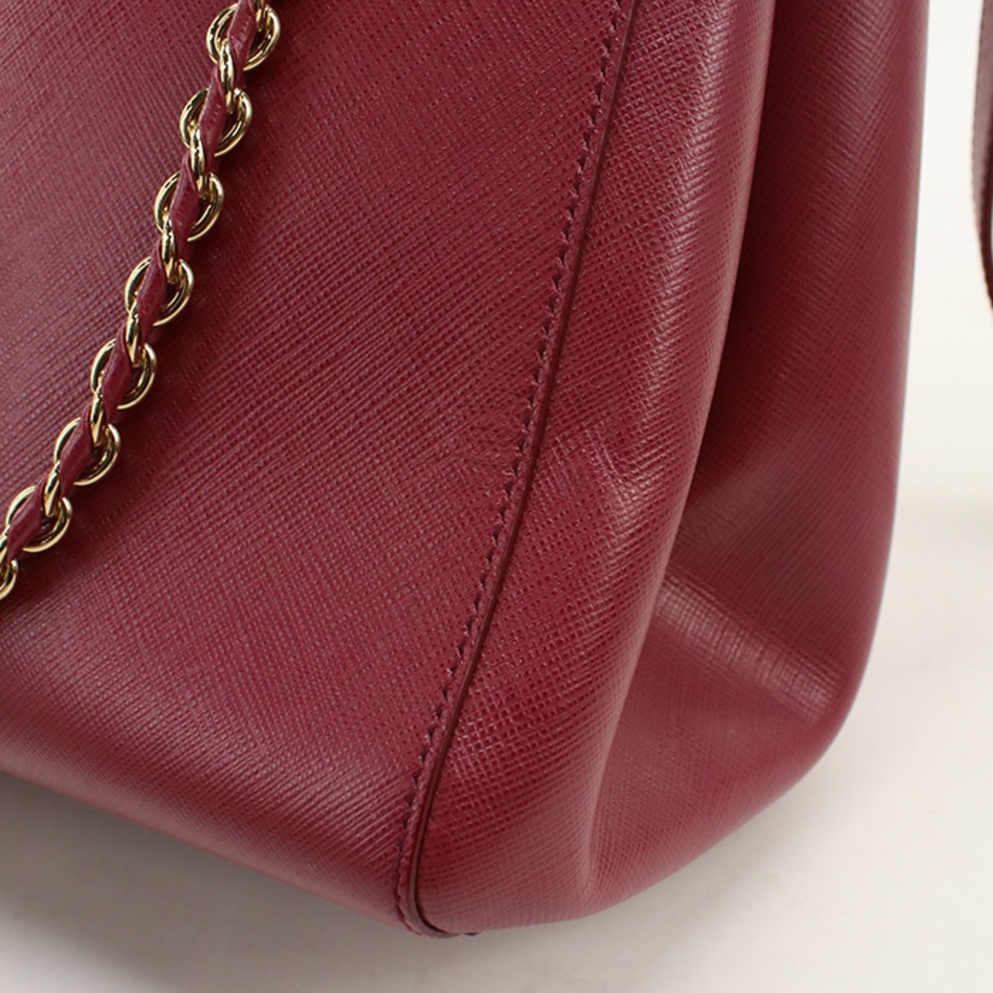Salvatore Ferragamo Red Color Wine Leather Tote Bag (Pre-Owned)