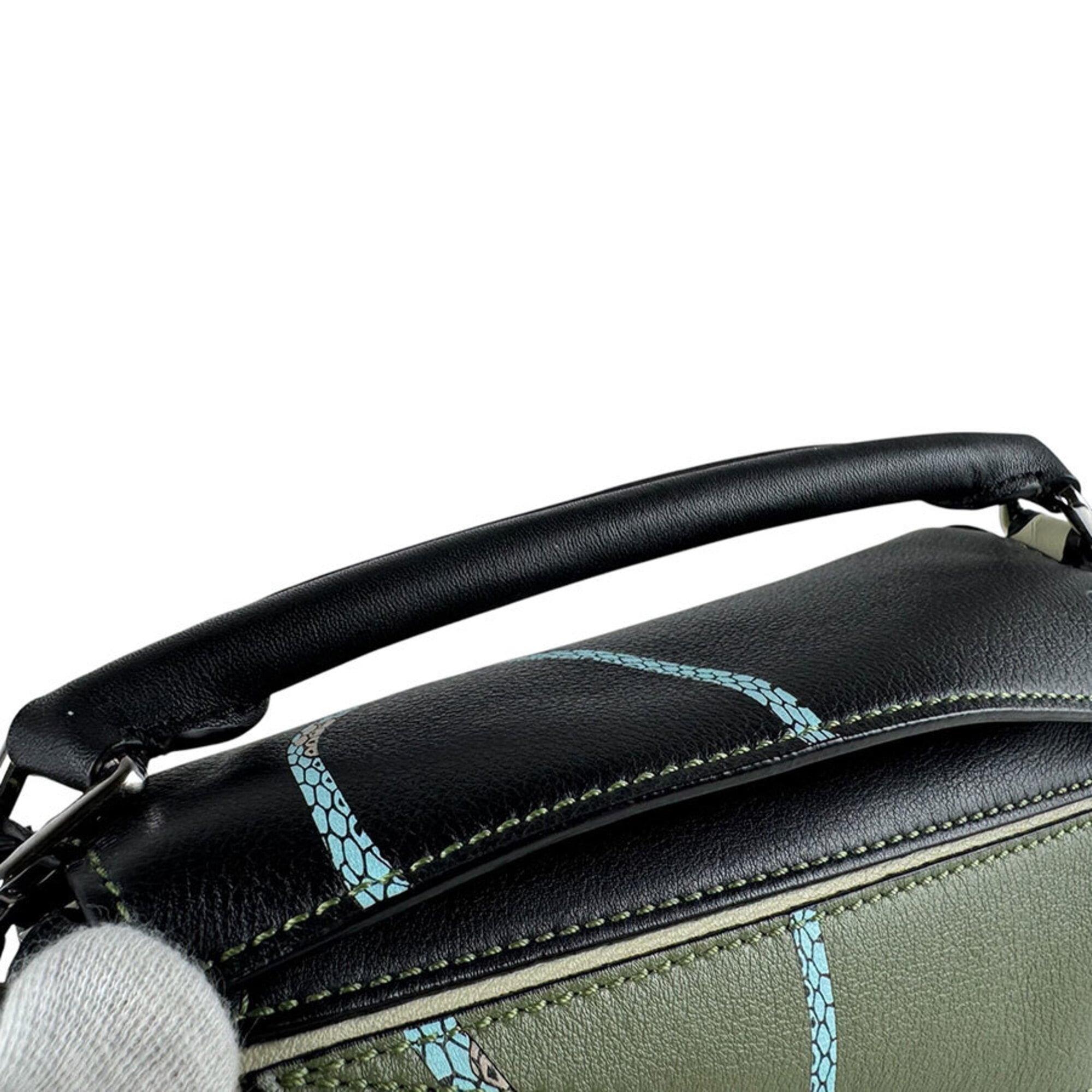 Loewe Green Leather Shoulder Bag (Pre-Owned)