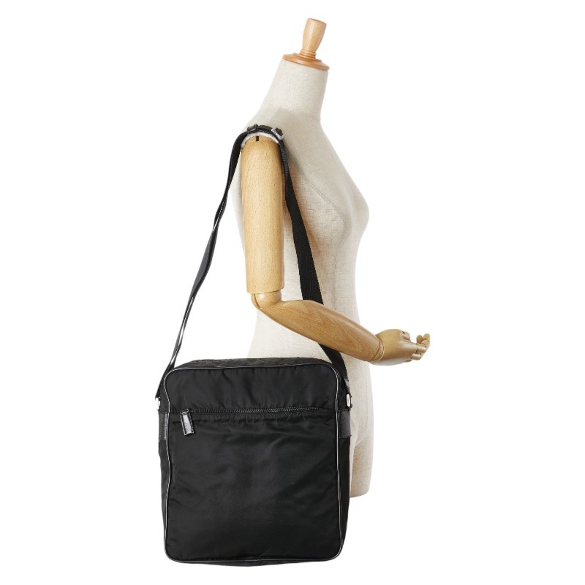 Prada Black Nylon Shoulder Bag (Pre-Owned)