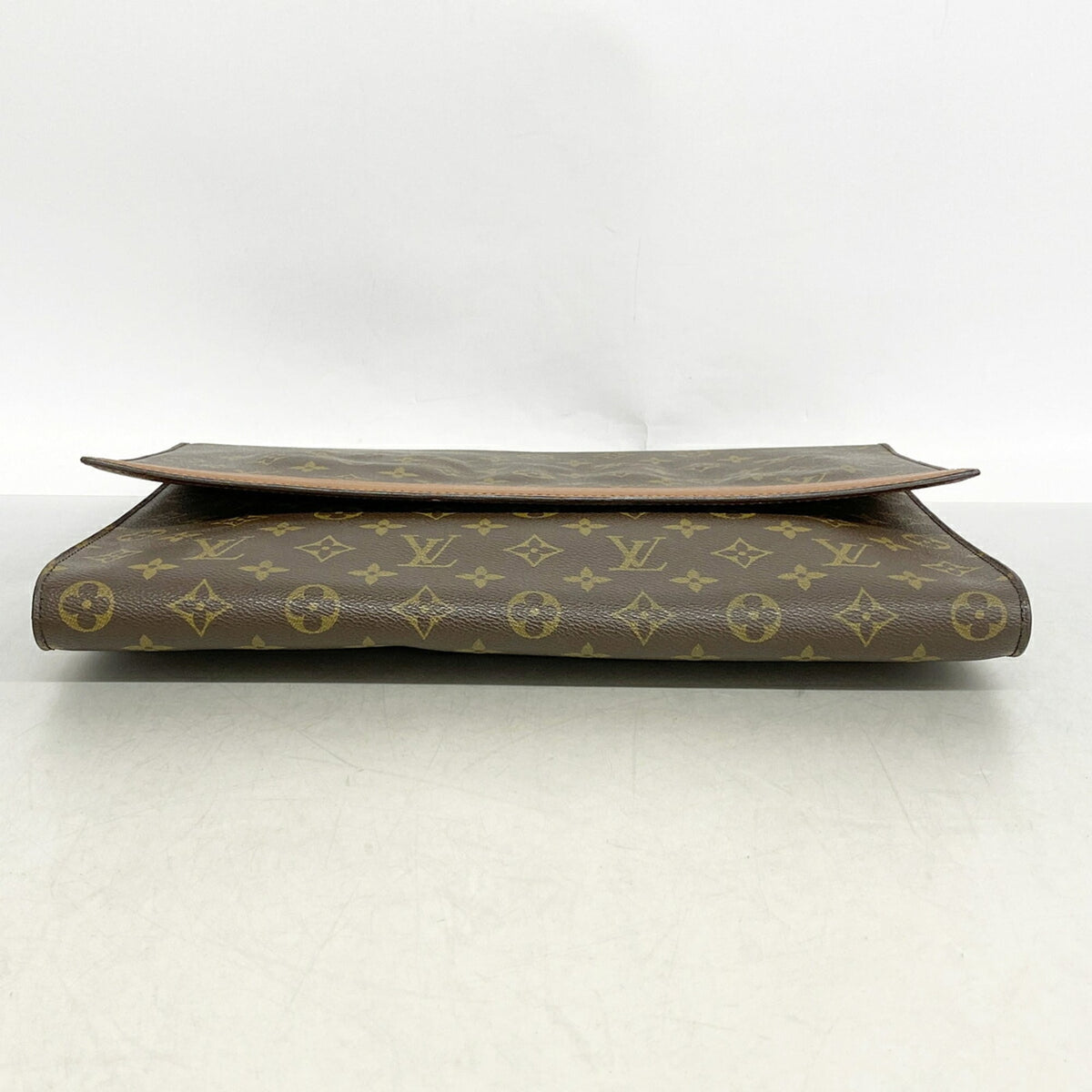Louis Vuitton Brown Clutch Bag (Pre-Owned)