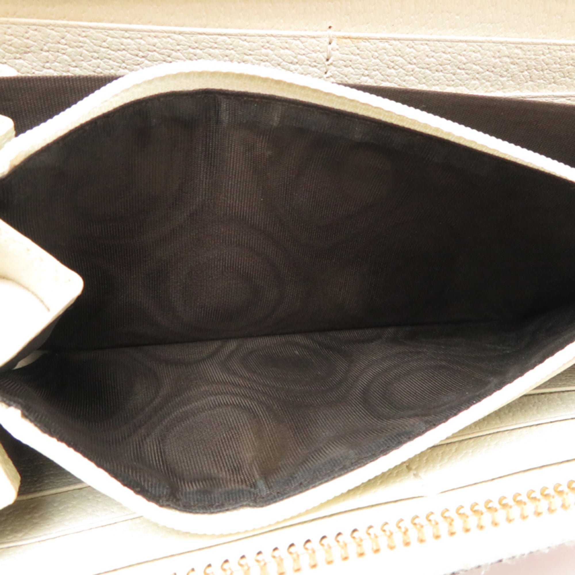 Gucci Beige Long Wallet (Bi-Fold) (Pre-Owned)