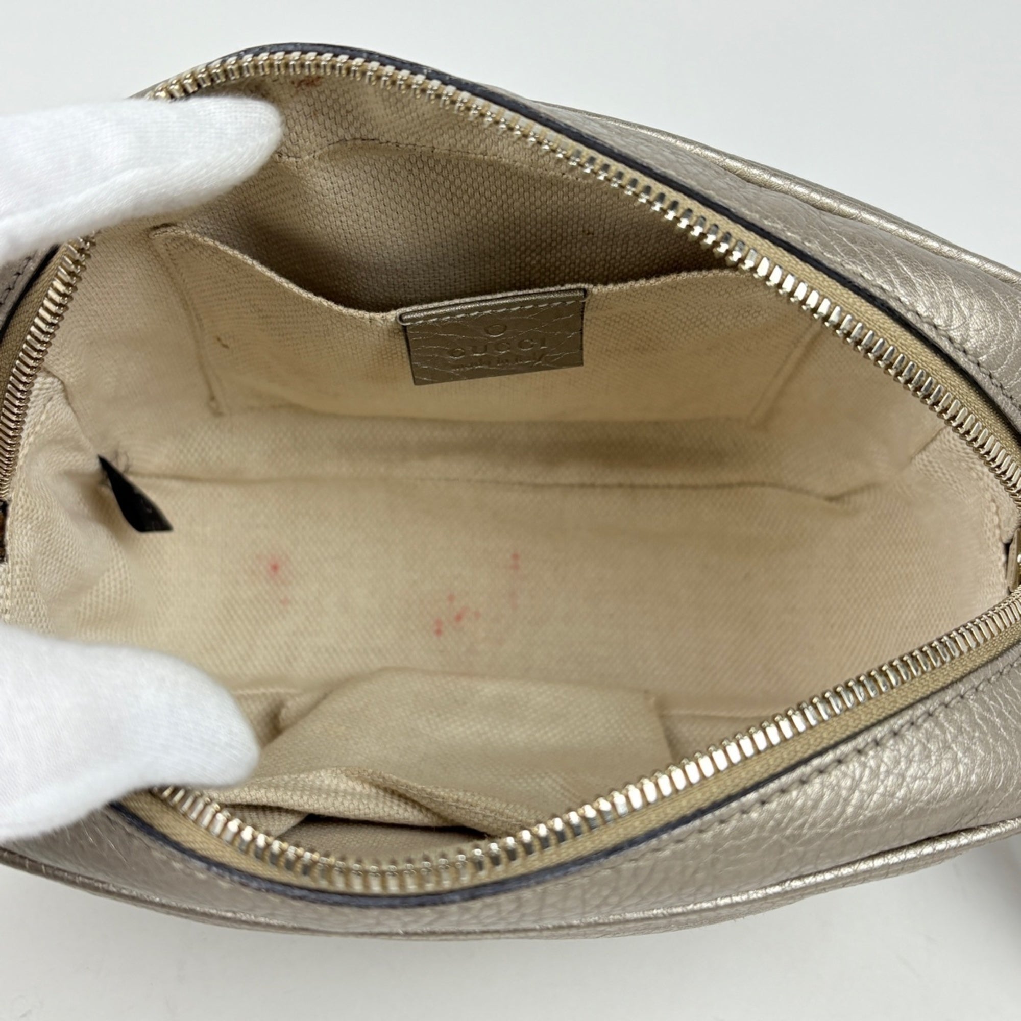 Gucci Gold Leather Shoulder Bag (Pre-Owned)
