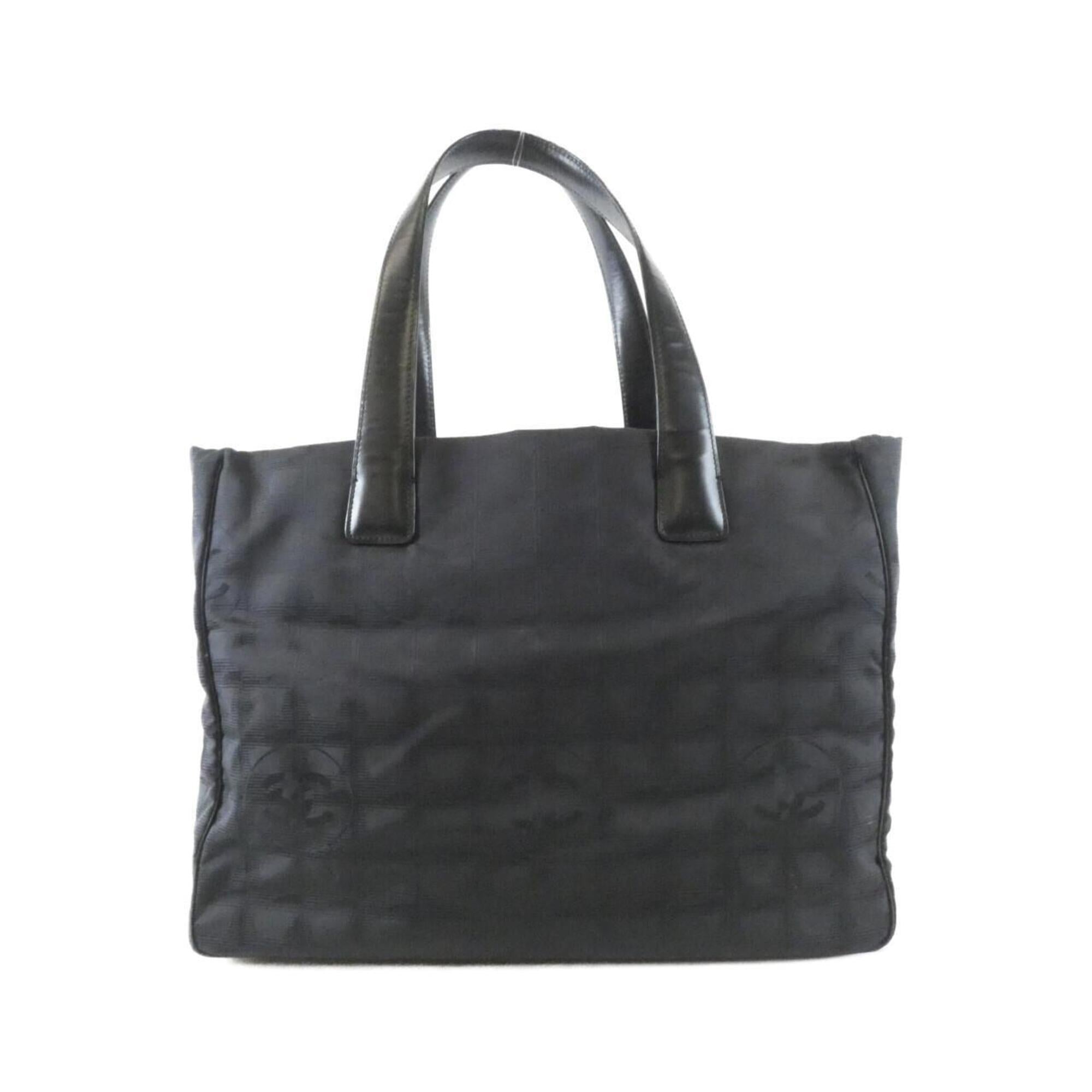 Chanel Black Nylon Handbag (Pre-Owned)