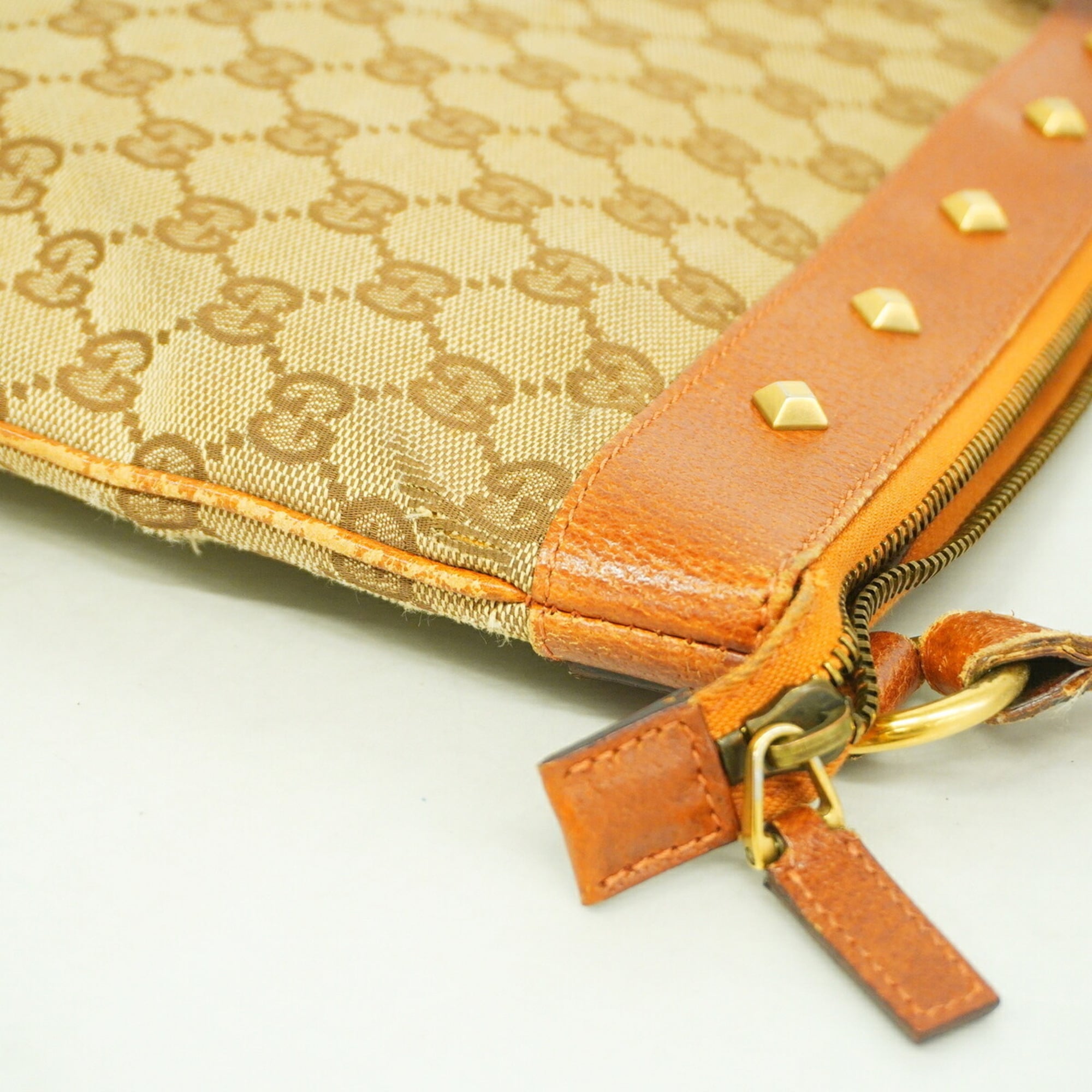 Gucci Beige Brown Canvas Shoulder Bag (Pre-Owned)
