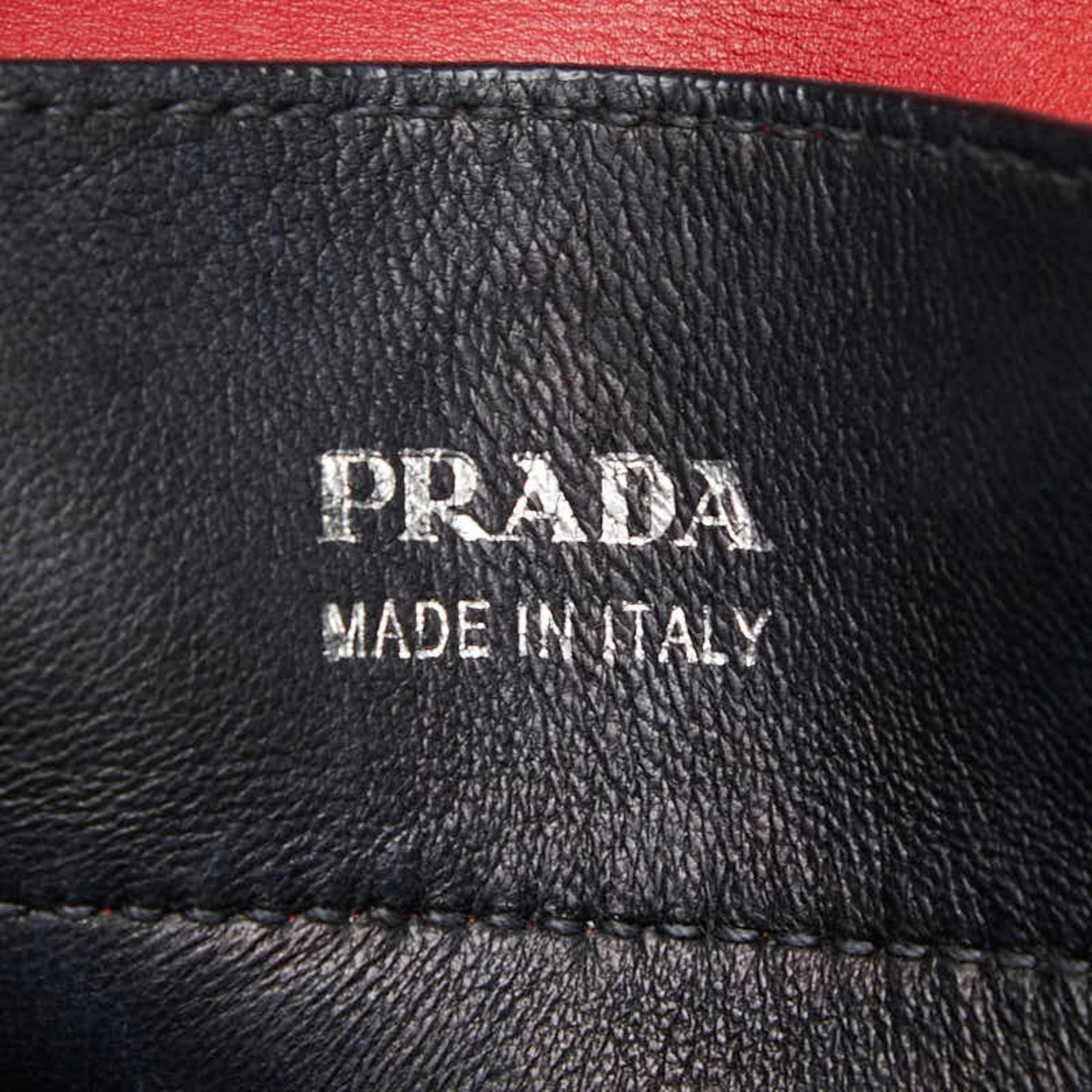 Prada Red Color Leather Shoulder Bag Tote Bag (Pre-Owned)