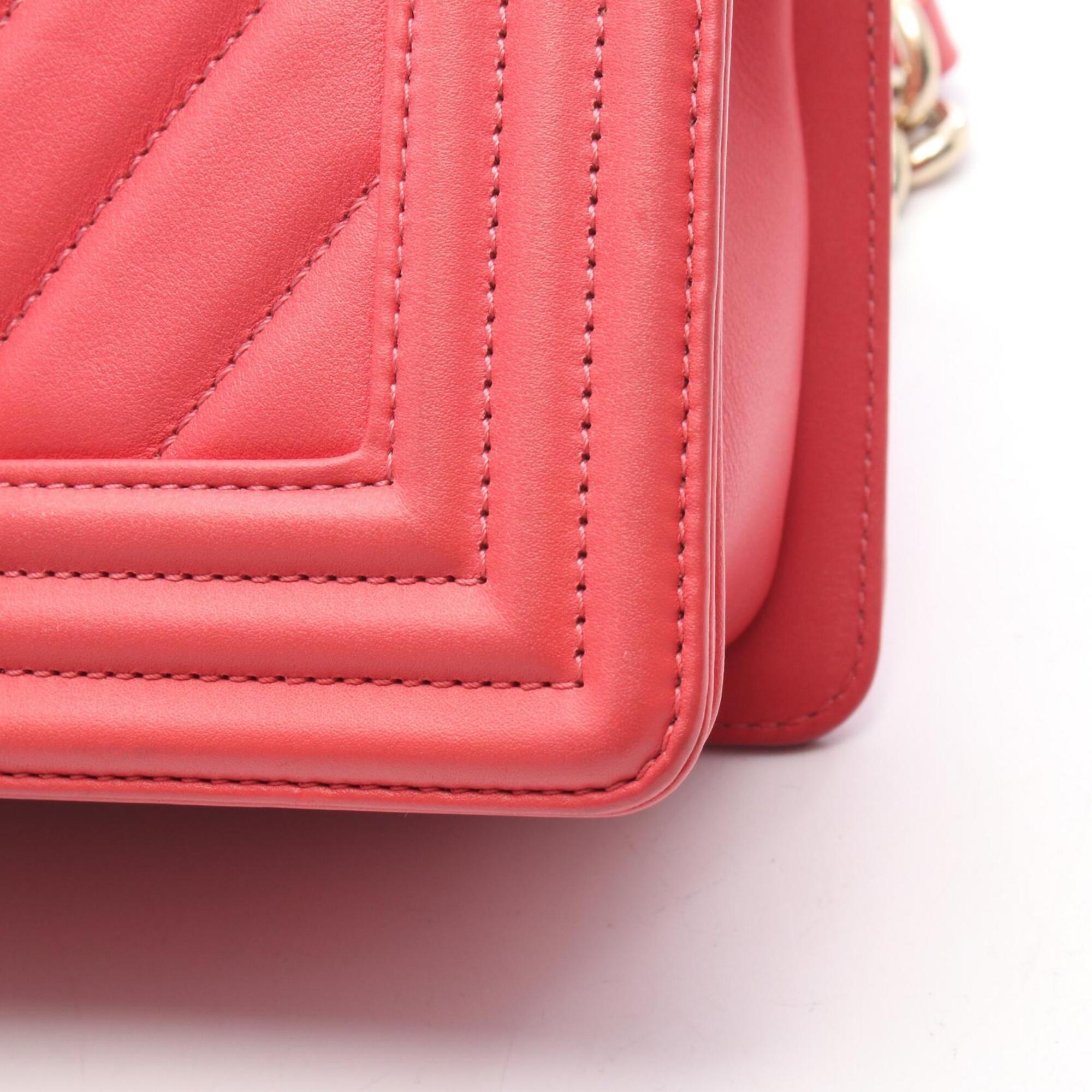Chanel Pink Leather Handbag Shoulder Bag (Pre-Owned)