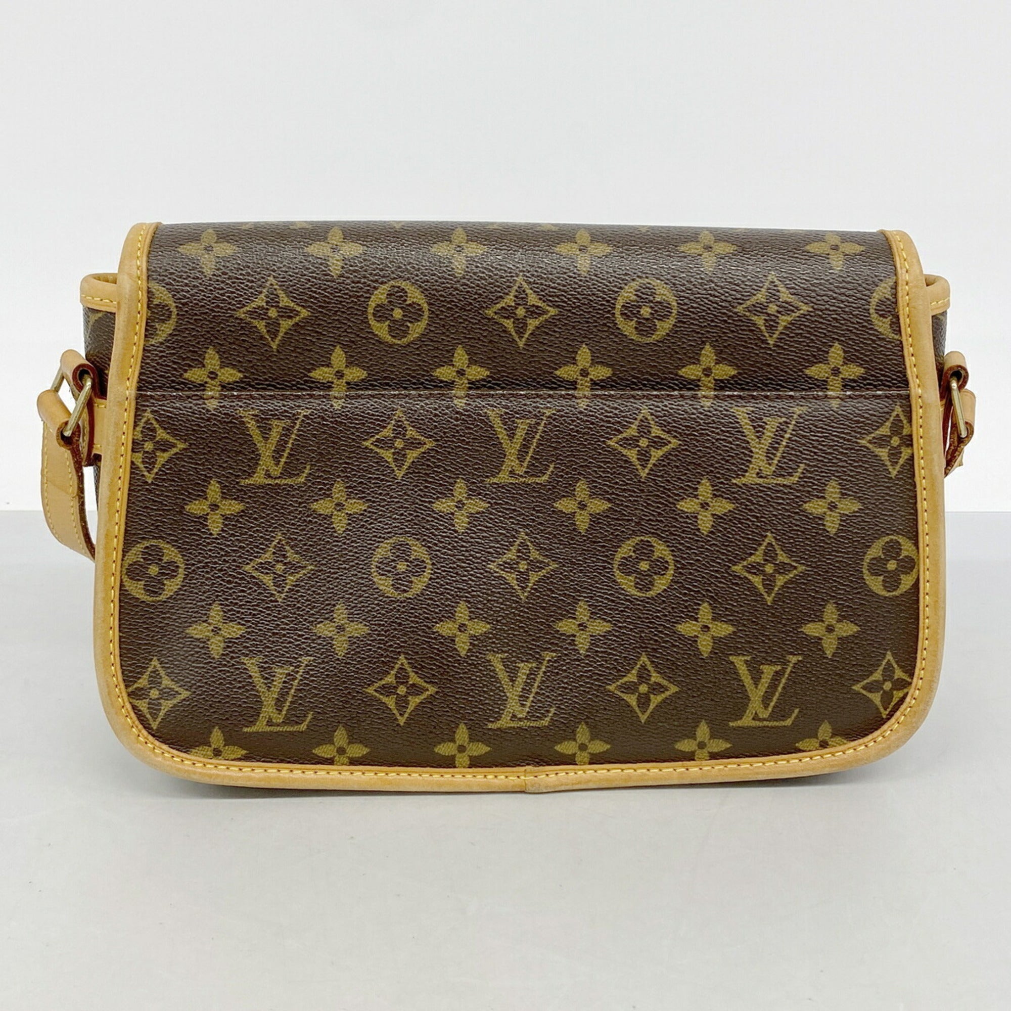 Louis Vuitton Brown Shoulder Bag (Pre-Owned)