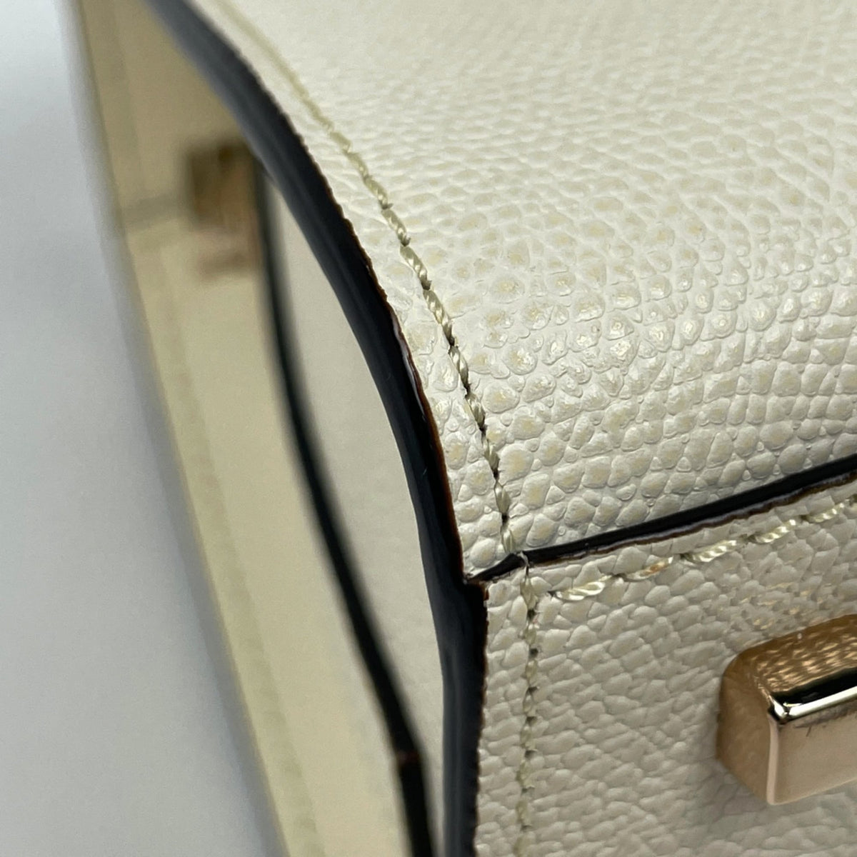 Valextra Ivory Leather Handbag (Pre-Owned)