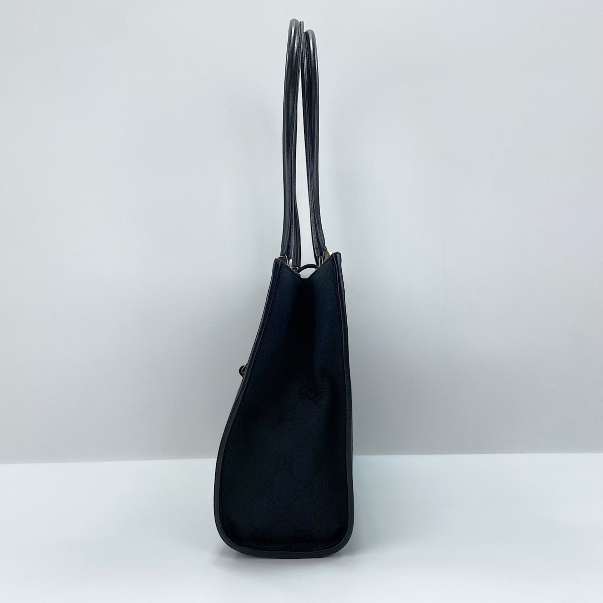 Gucci Black Shoulder Bag (Pre-Owned)